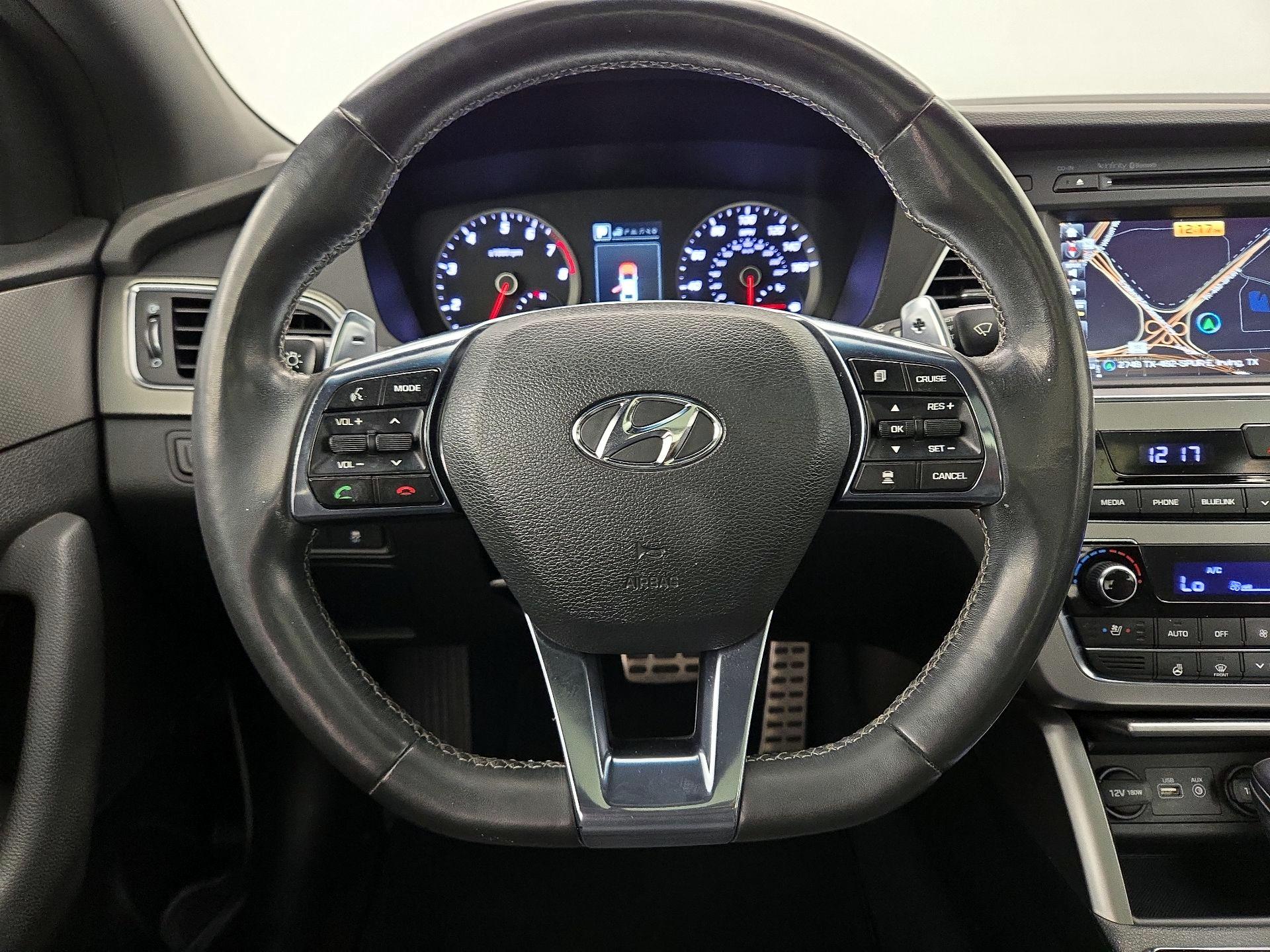 Thumbnail: 2016 Hyundai Sonata - 10