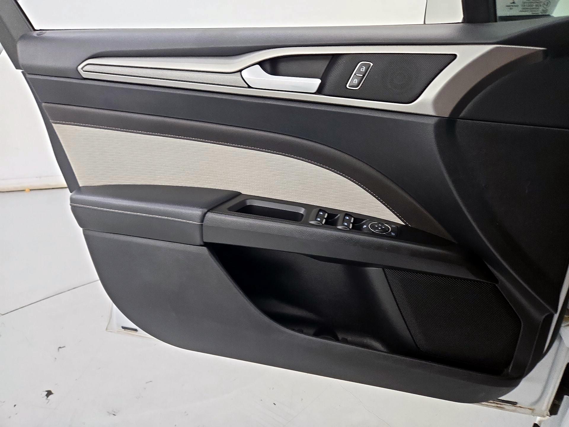 Thumbnail: 2019 Ford Fusion - 12