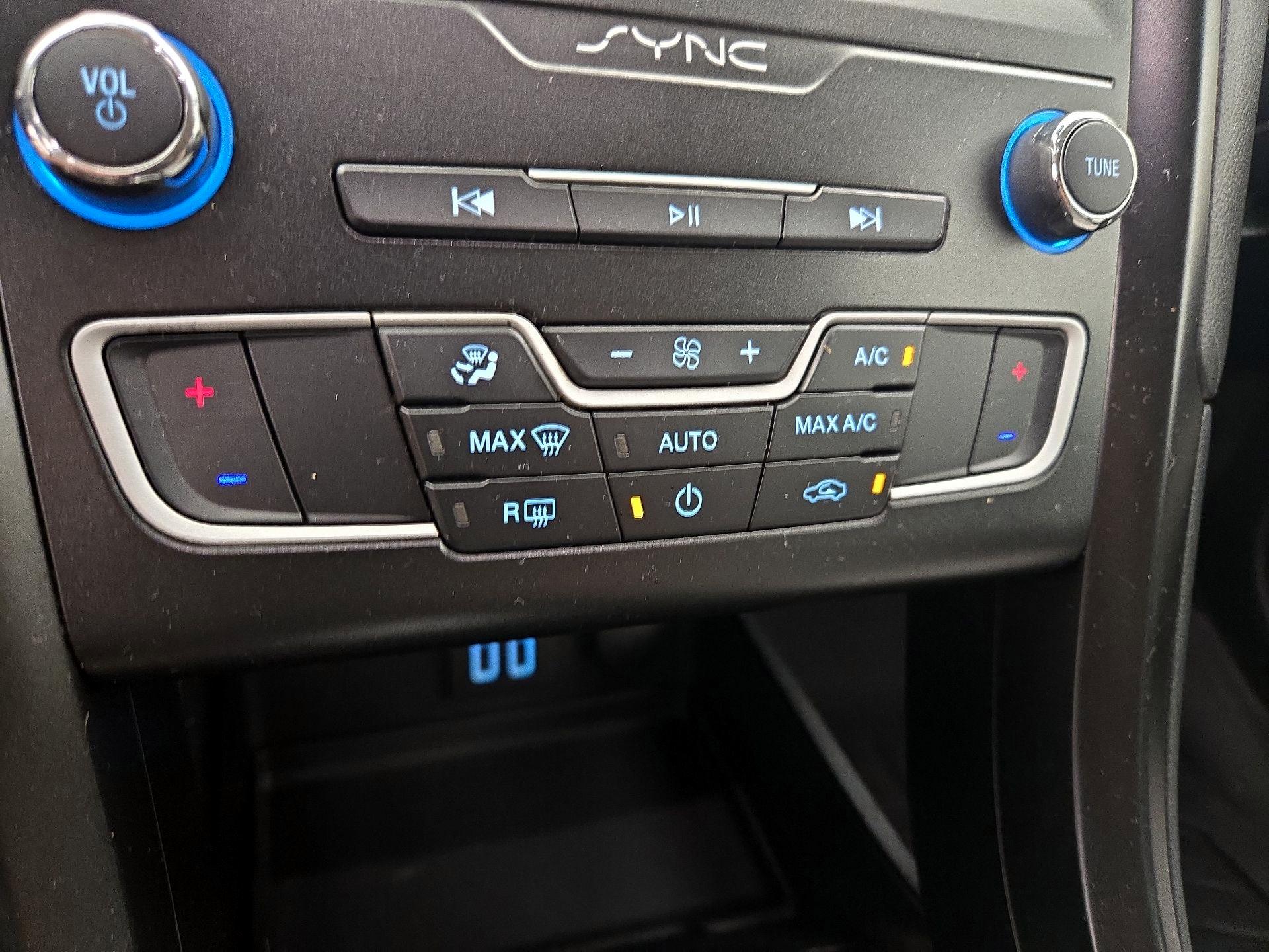 Thumbnail: 2019 Ford Fusion - 17