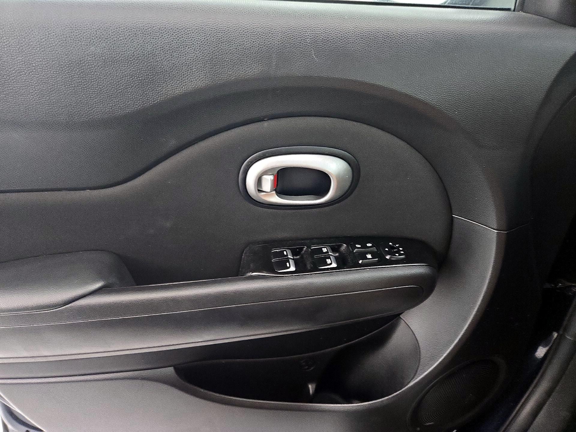 Thumbnail: 2018 Kia Soul - 12