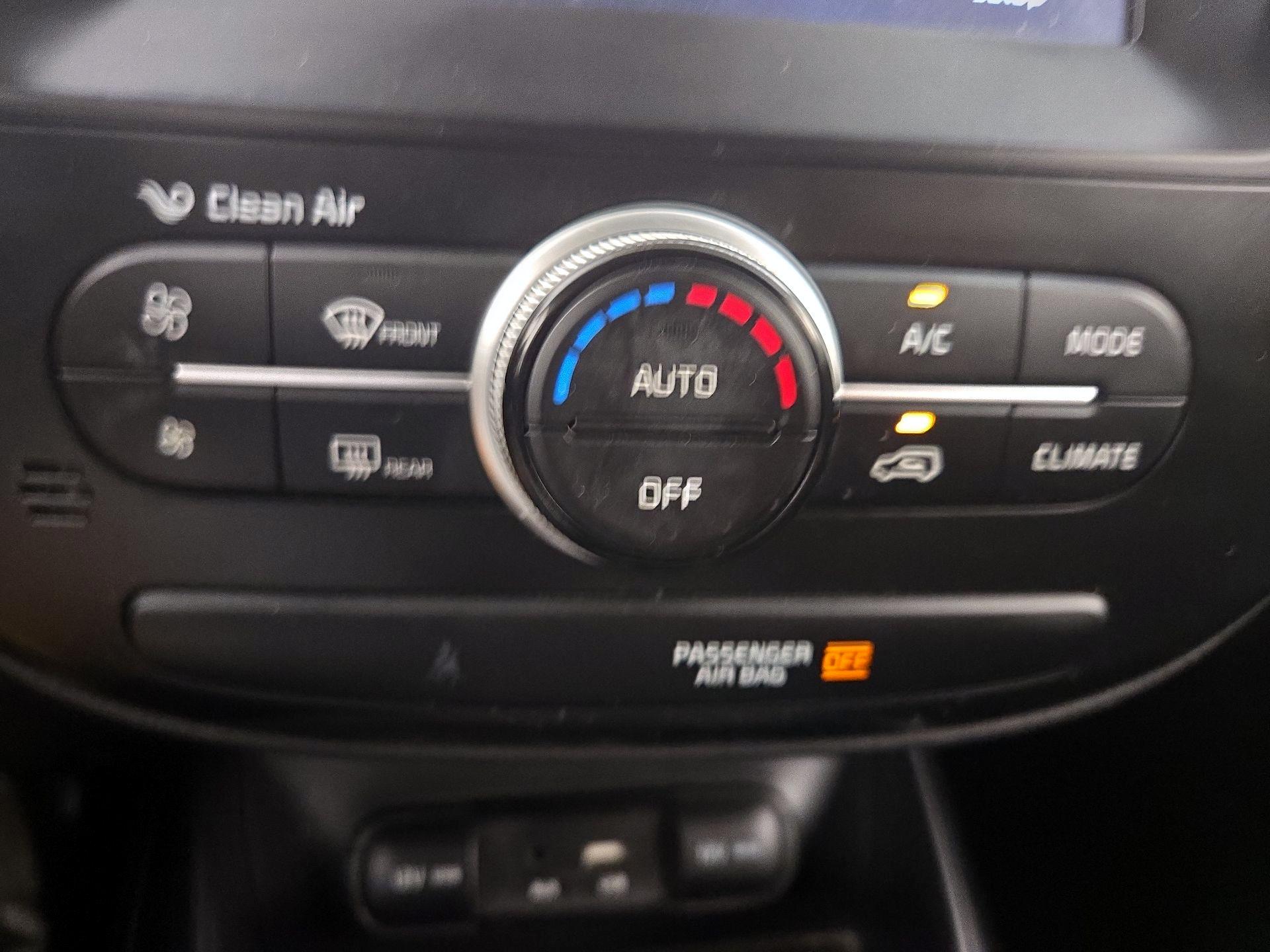 Thumbnail: 2018 Kia Soul - 16