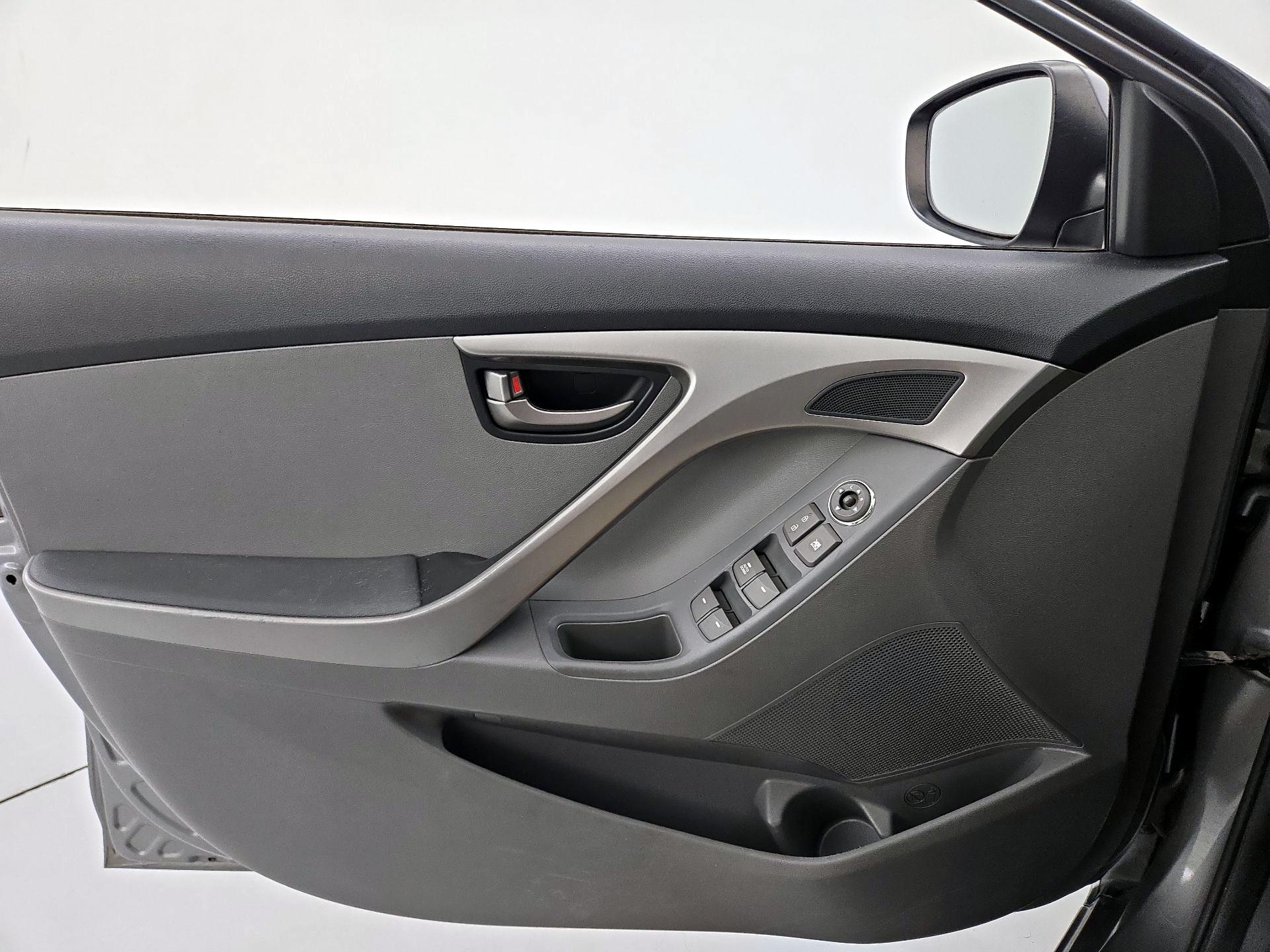 Thumbnail: 2013 Hyundai Elantra - 12