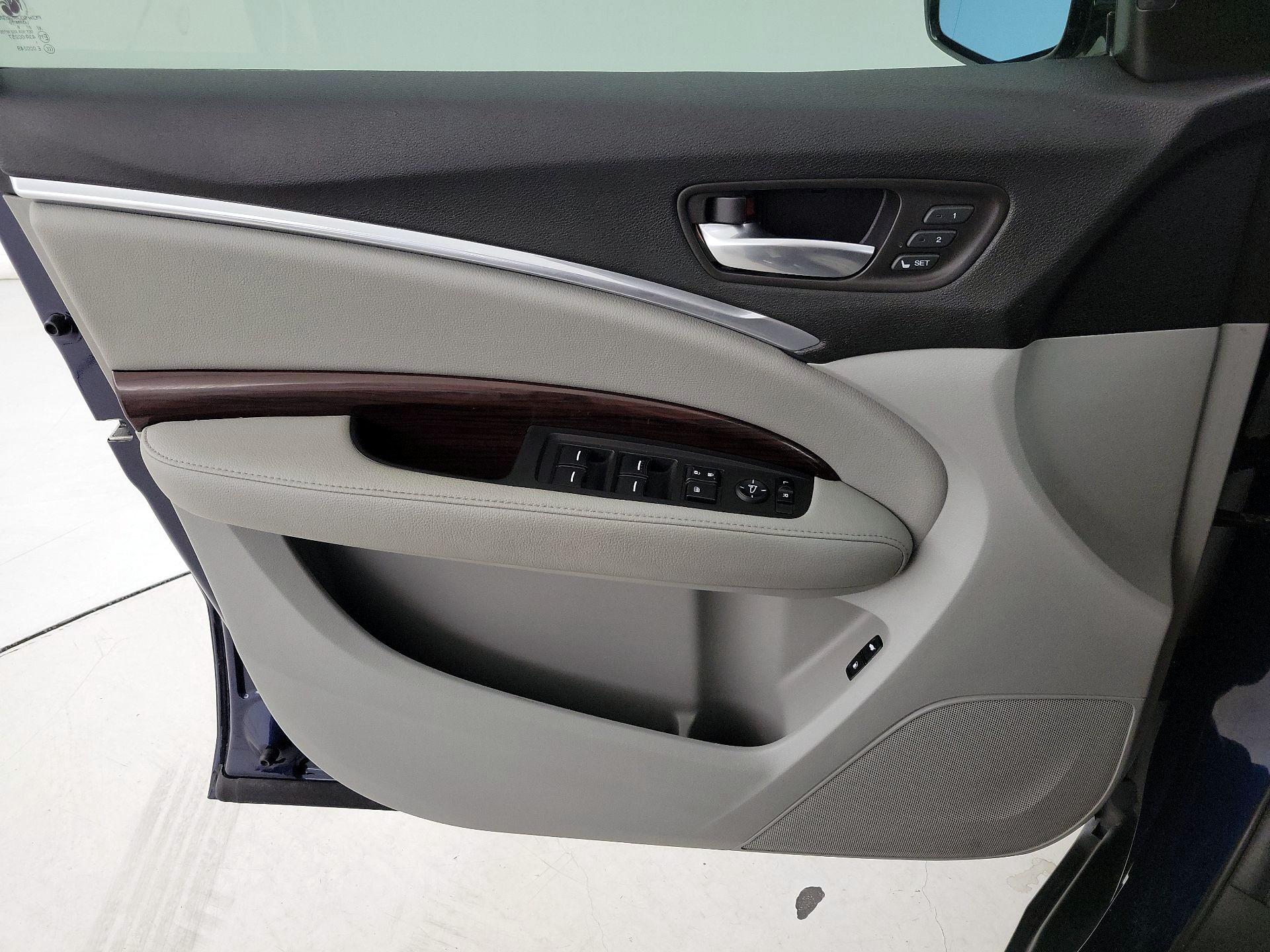Thumbnail: 2016 Acura MDX - 12