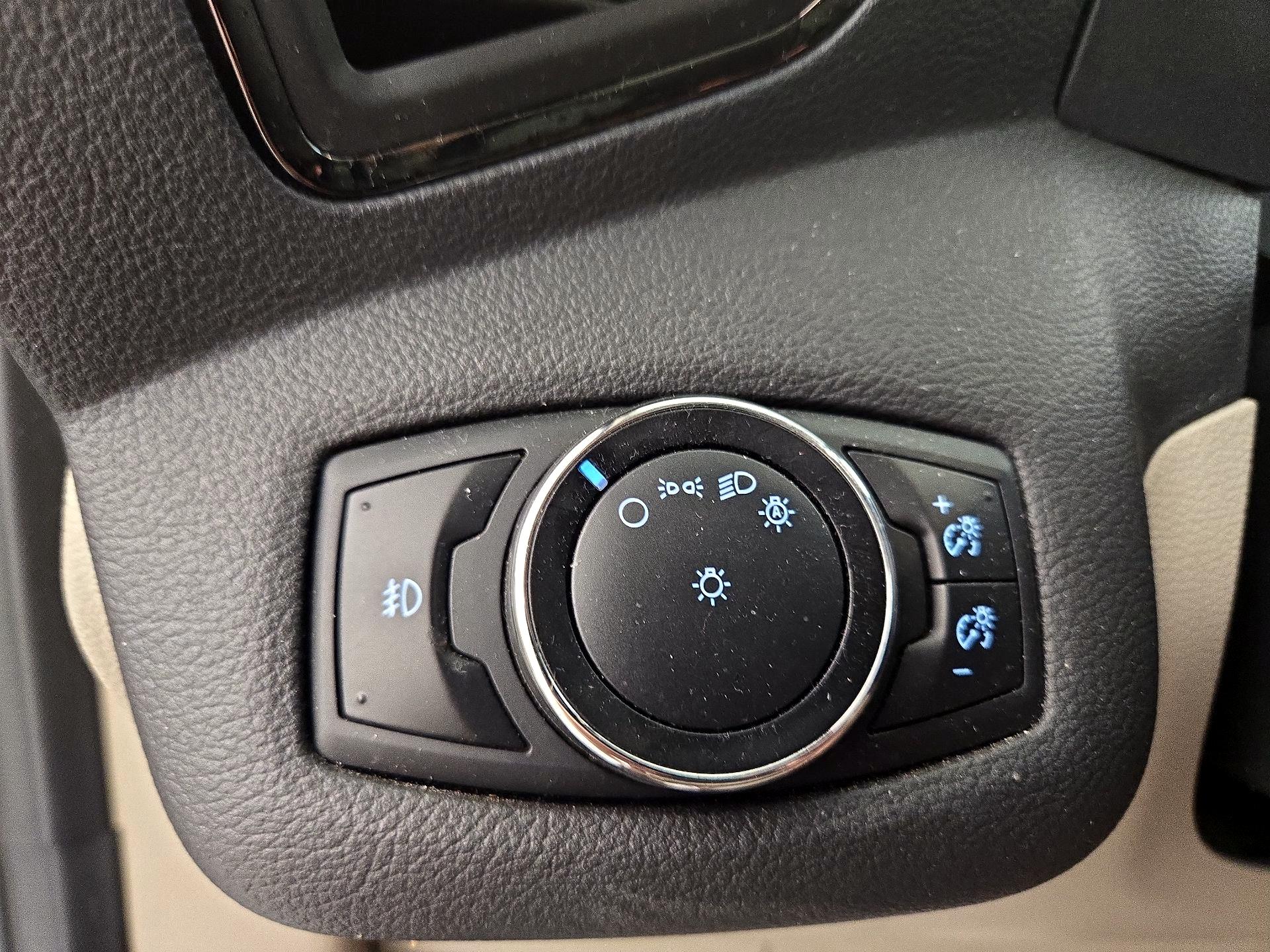 Thumbnail: 2015 Ford Escape - 13