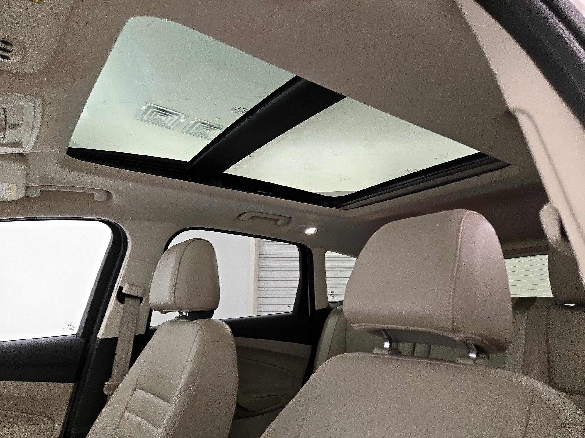 Thumbnail: 2015 Ford Escape - 20