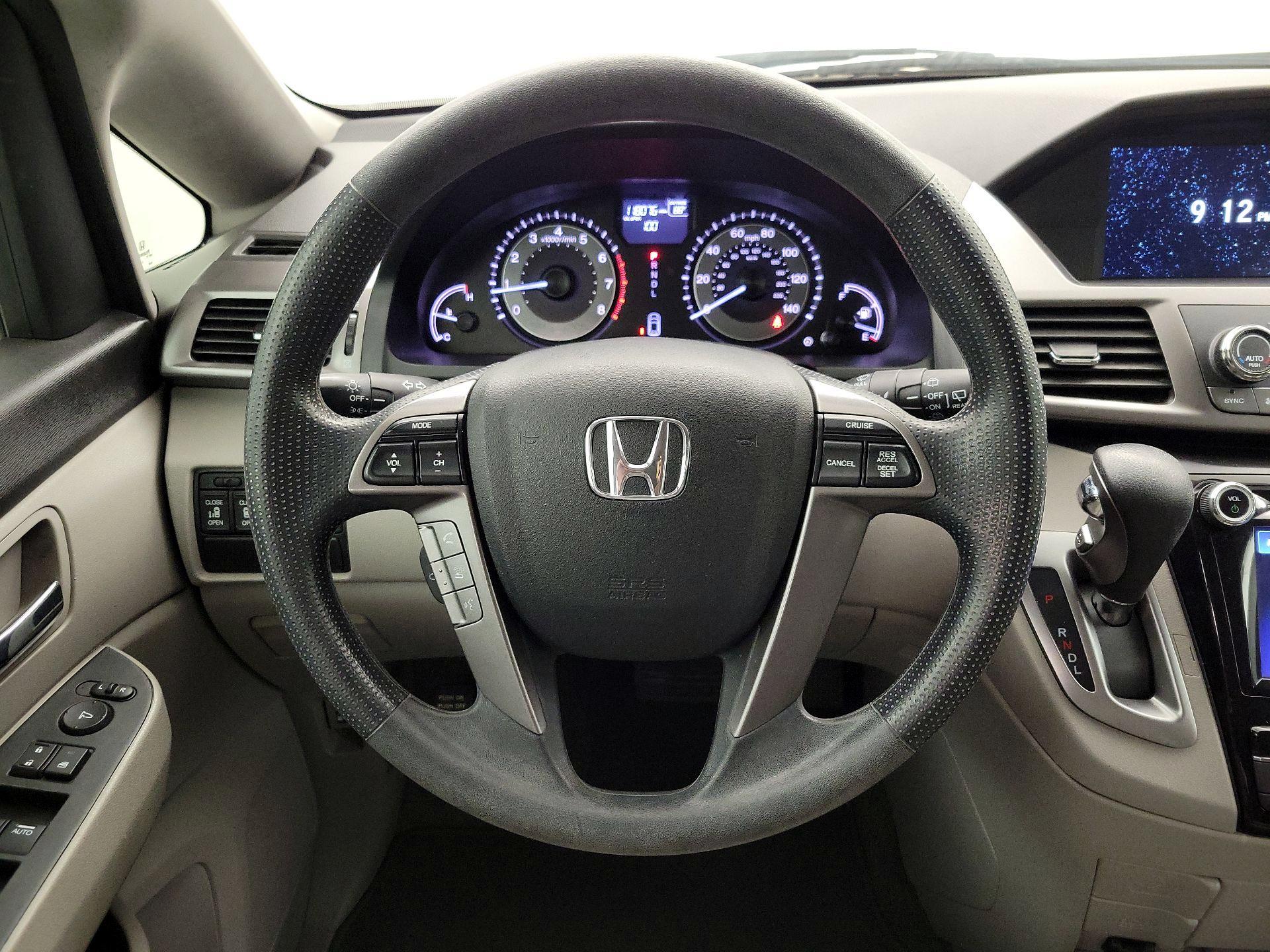 Thumbnail: 2015 Honda Odyssey - 10