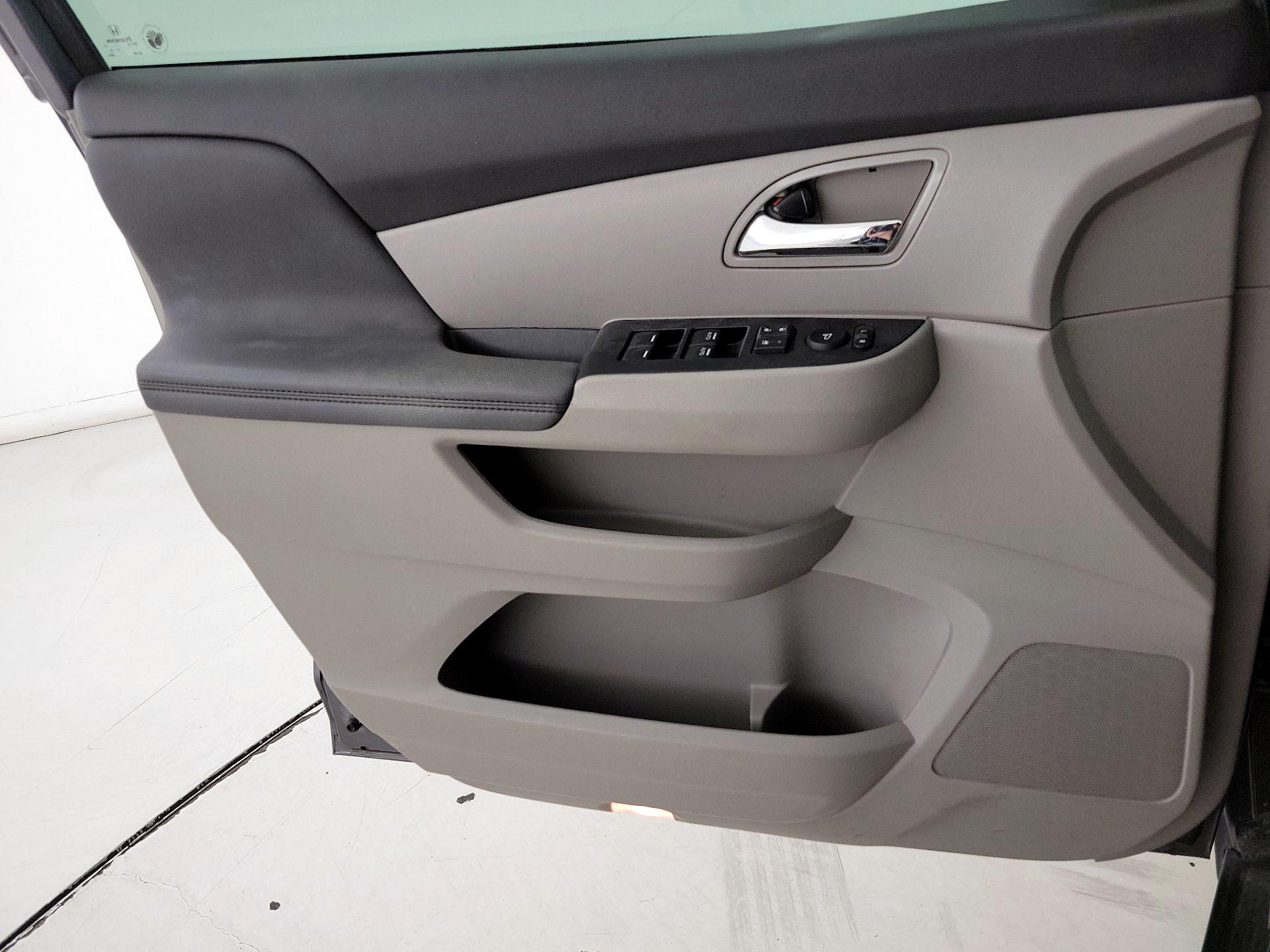 Thumbnail: 2015 Honda Odyssey - 12