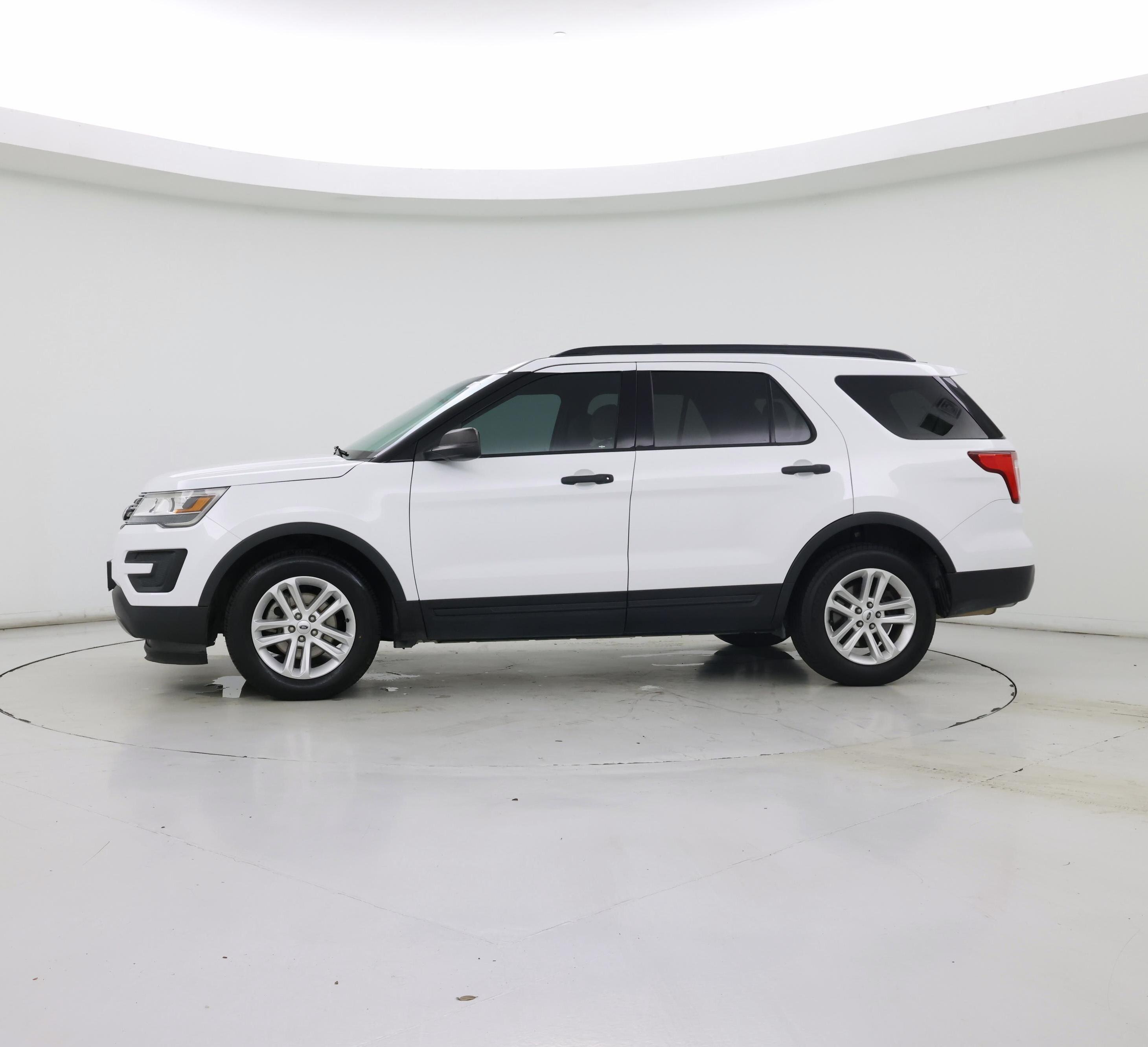 Thumbnail: 2017 Ford Explorer - 3