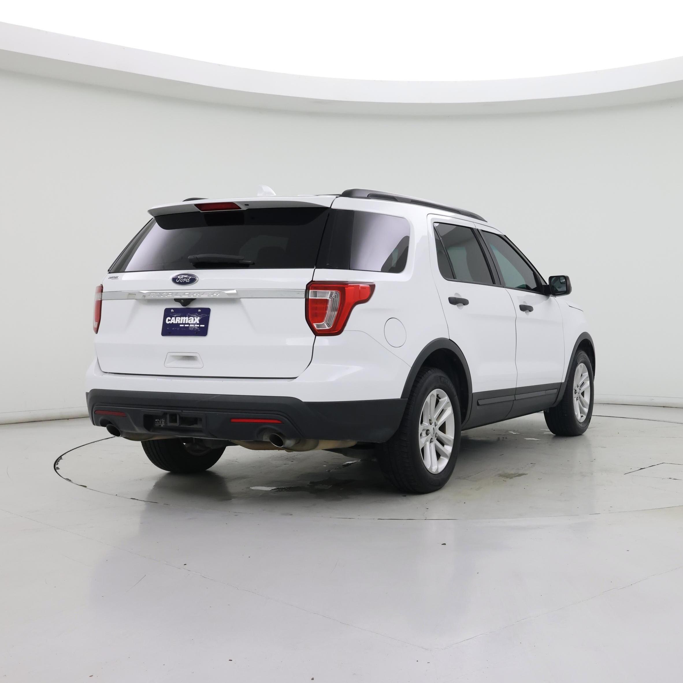 Thumbnail: 2017 Ford Explorer - 8