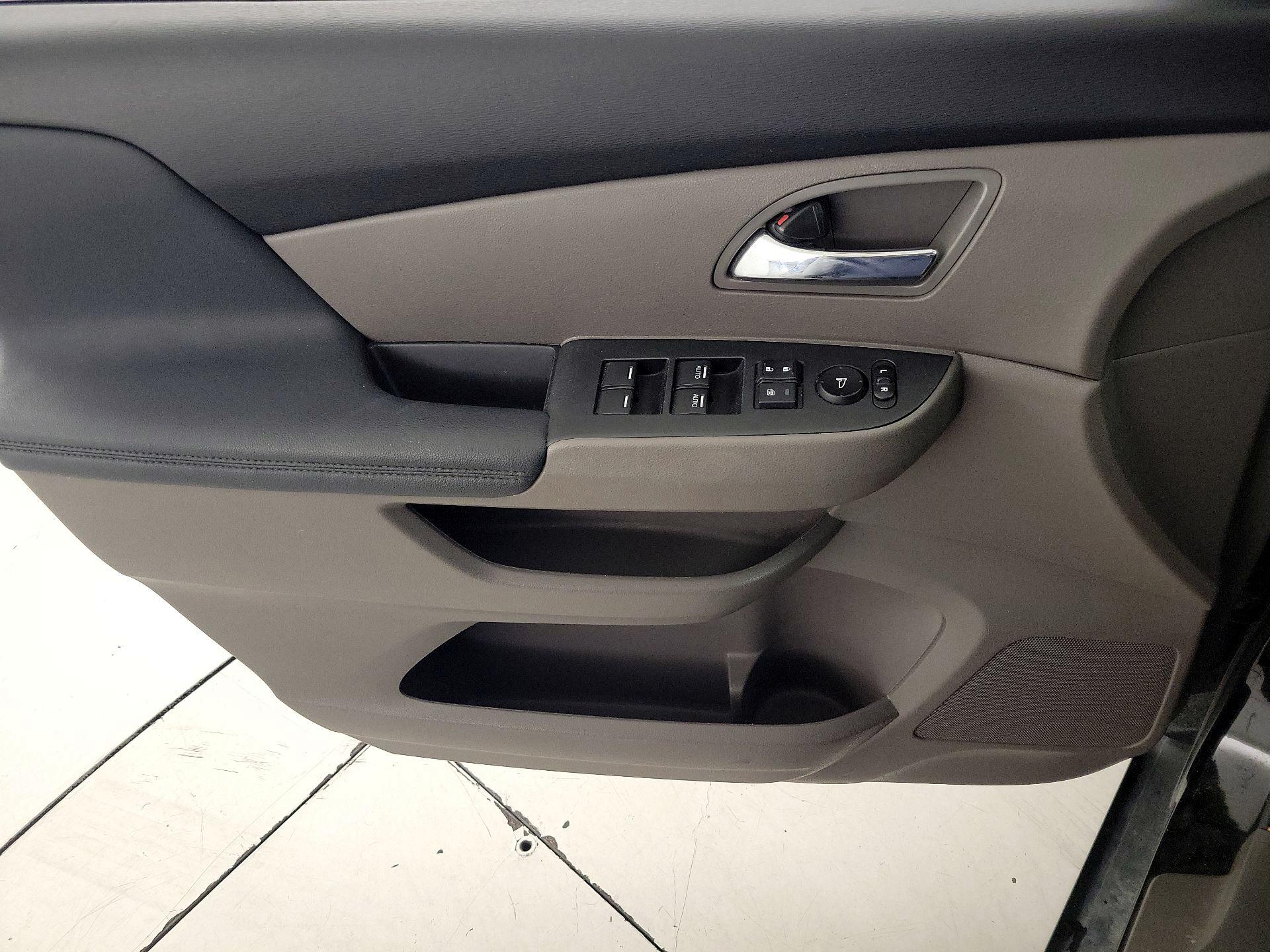 Thumbnail: 2015 Honda Odyssey - 12