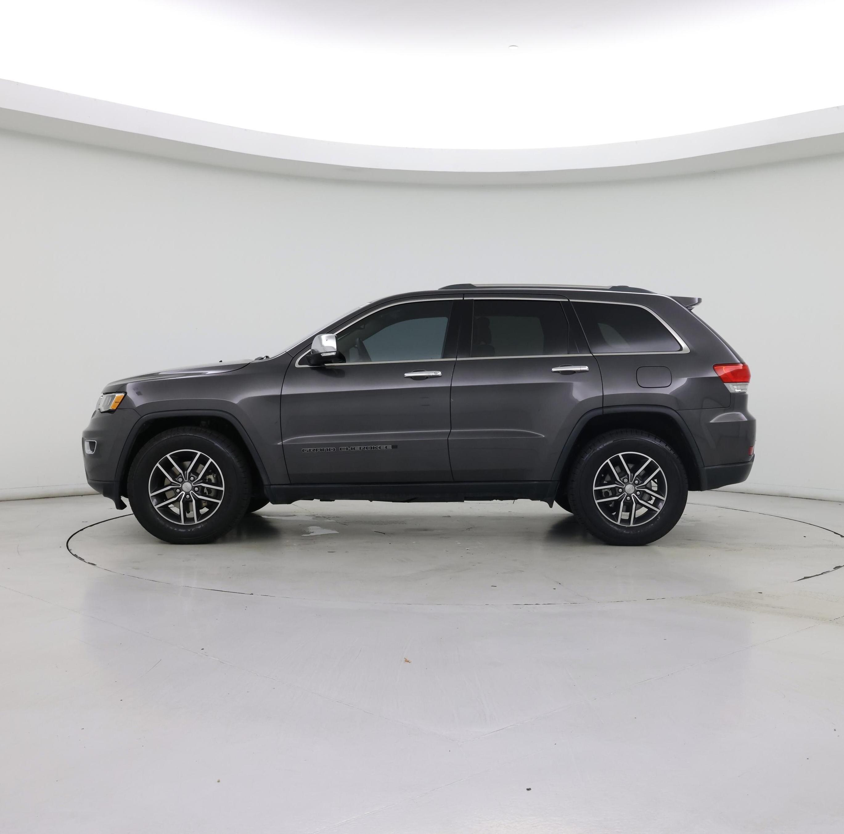 Thumbnail: 2018 Jeep Grand Cherokee - 3