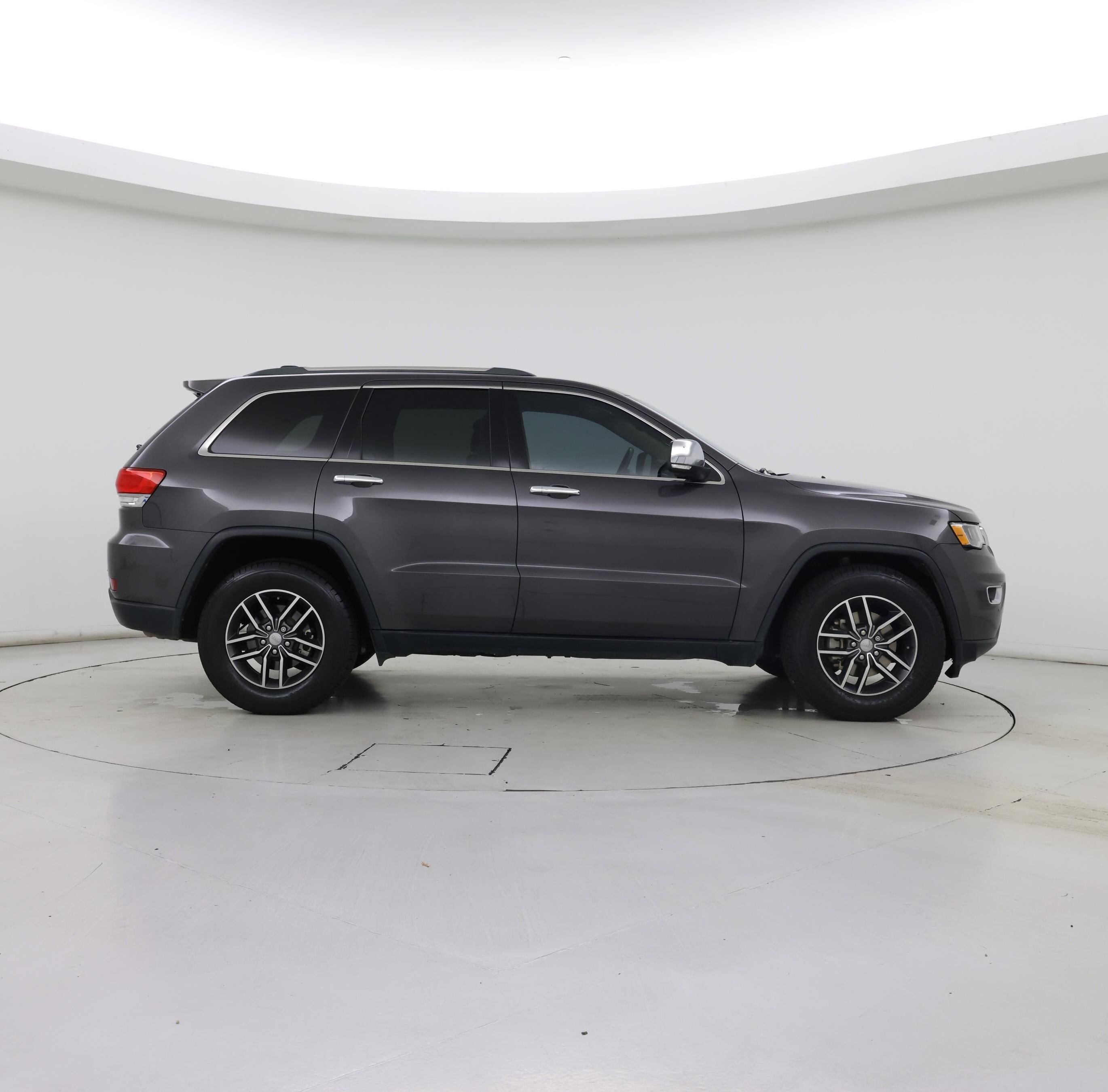 Thumbnail: 2018 Jeep Grand Cherokee - 7
