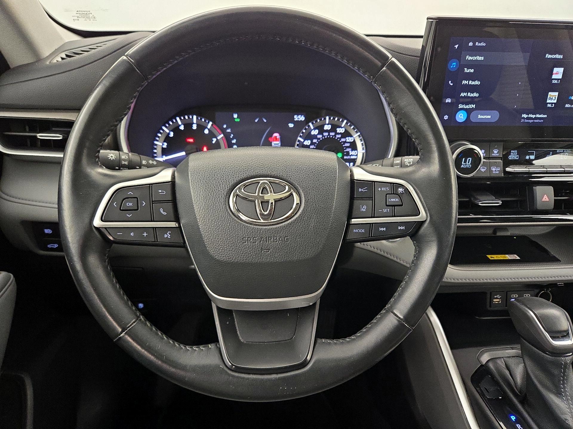 Thumbnail: 2023 Toyota Highlander - 10