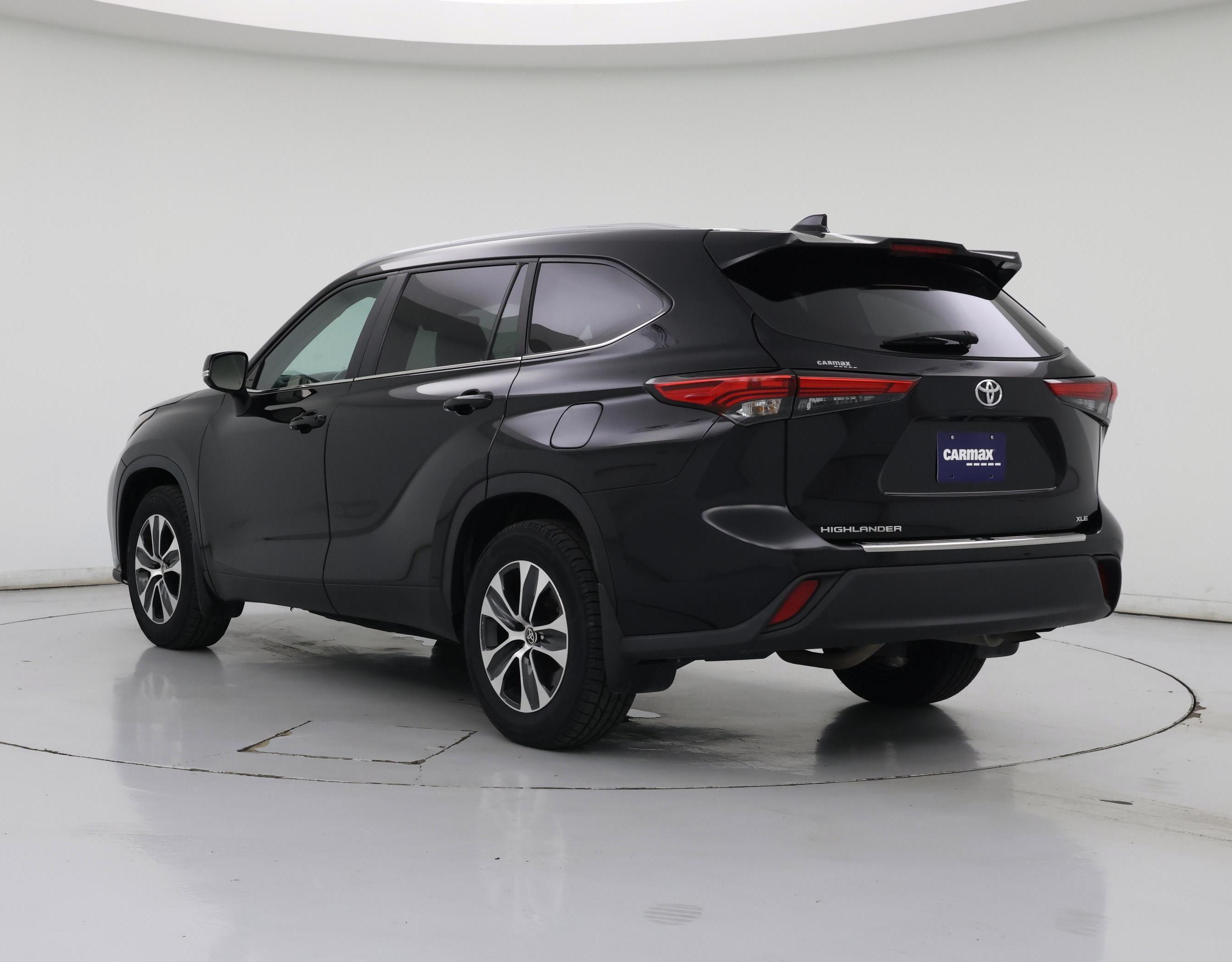 Thumbnail: 2023 Toyota Highlander - 2