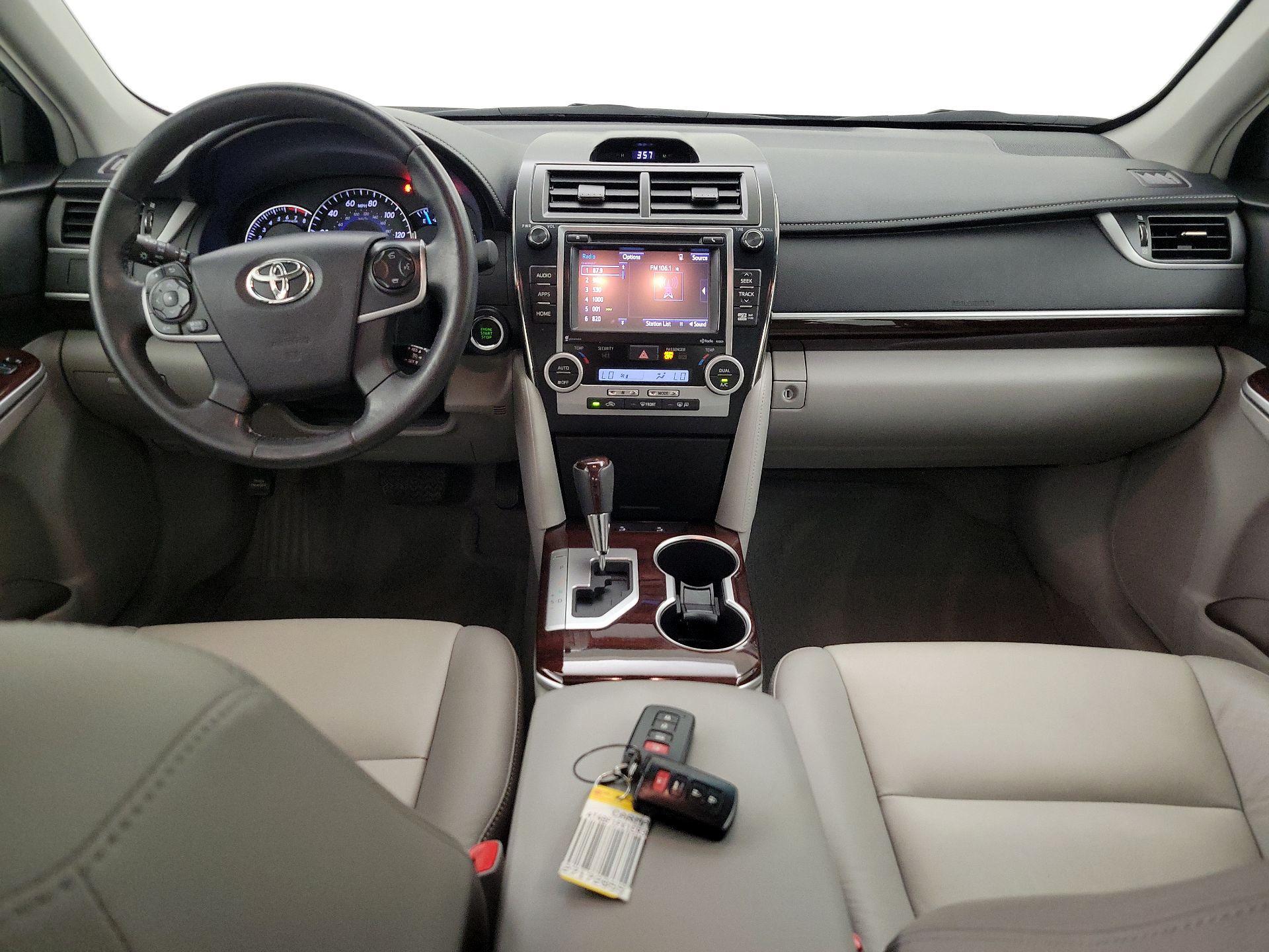 Thumbnail: 2014 Toyota Camry - 9