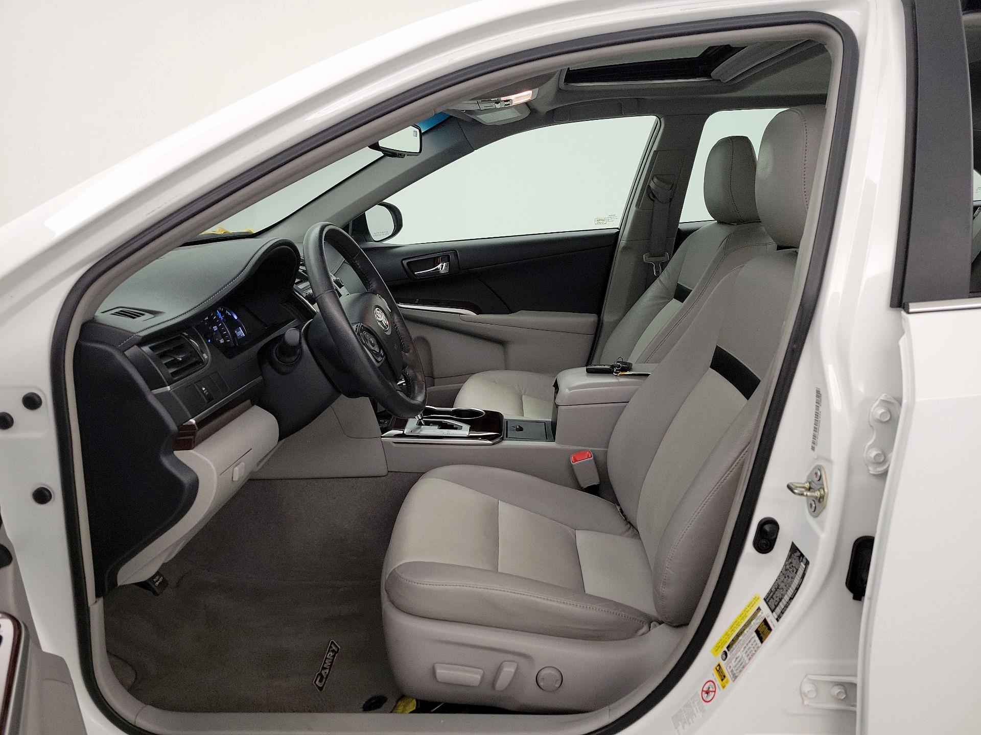 Thumbnail: 2014 Toyota Camry - 11