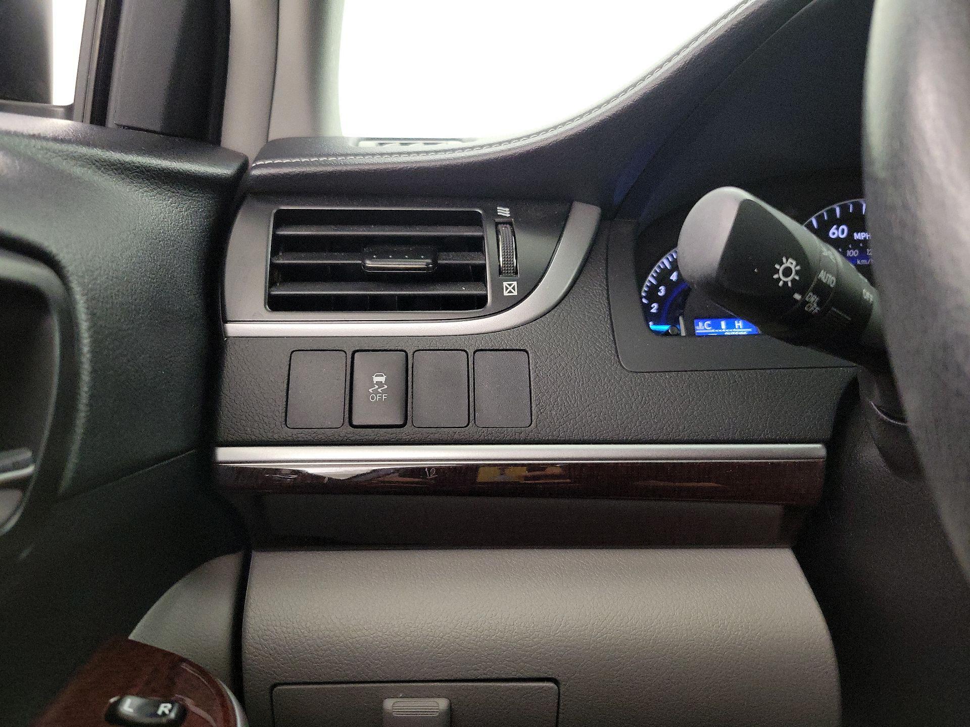 Thumbnail: 2014 Toyota Camry - 13