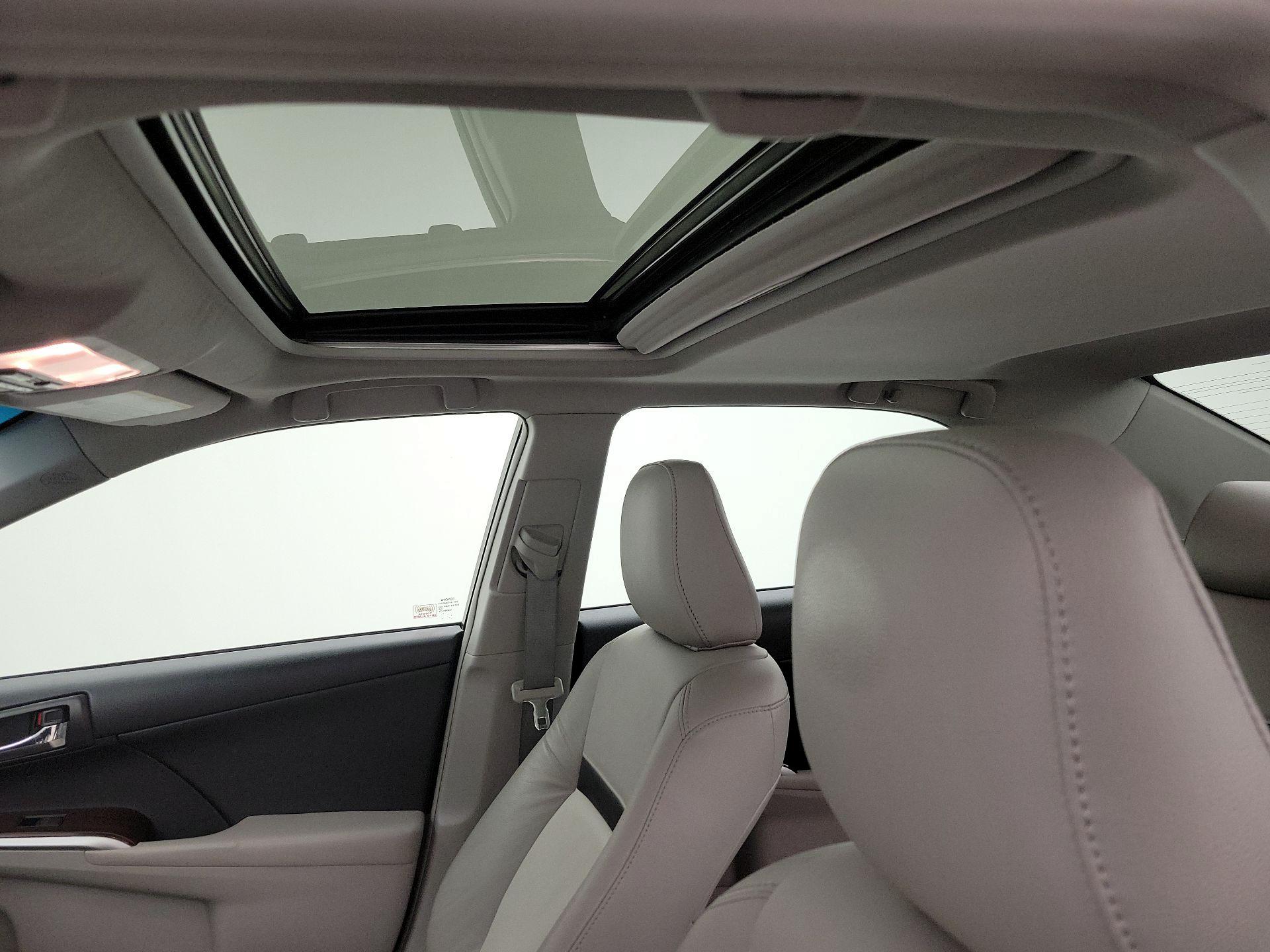 Thumbnail: 2014 Toyota Camry - 18
