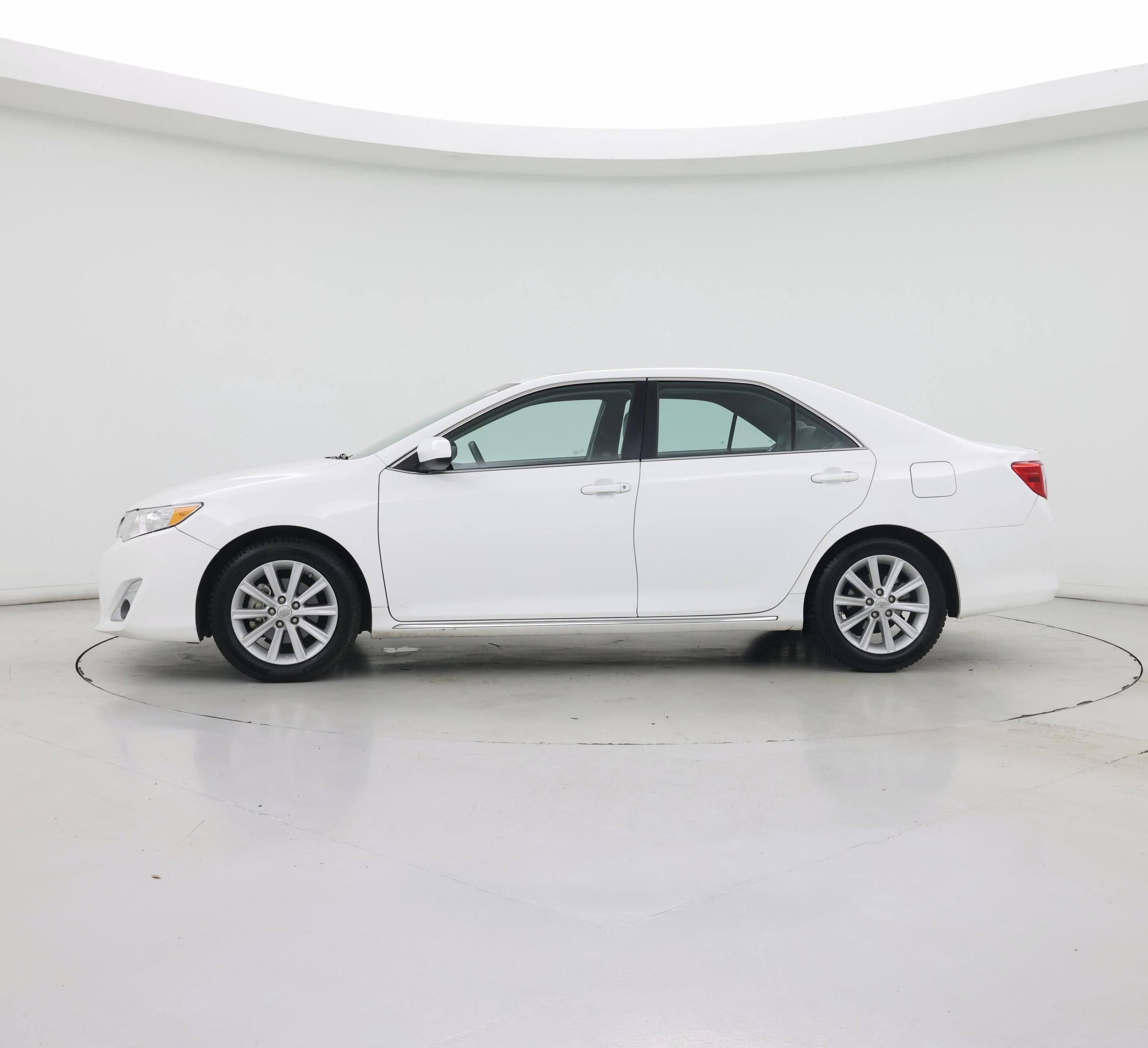 Thumbnail: 2014 Toyota Camry - 3