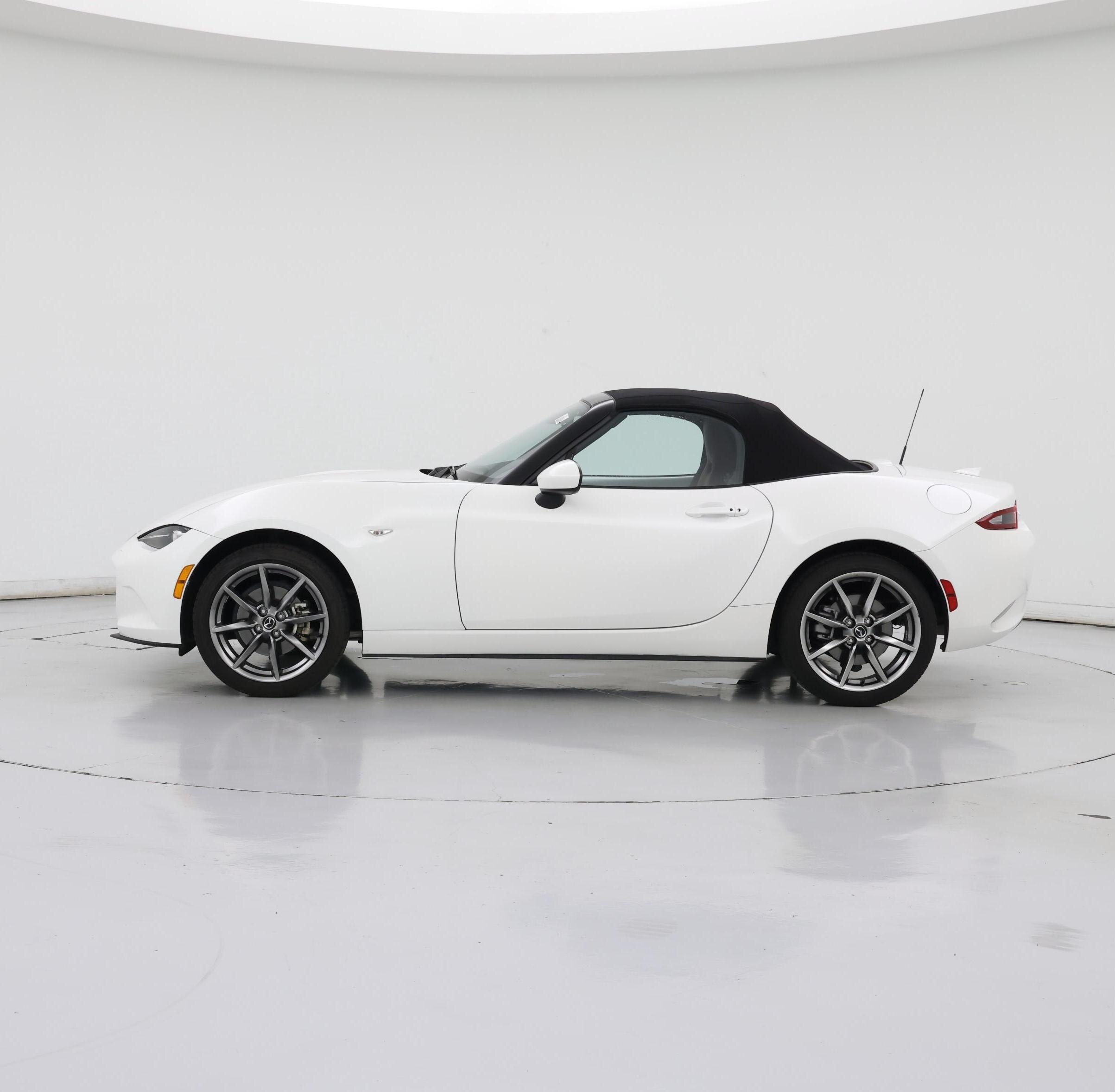 Thumbnail: 2023 Mazda MX-5 Miata - 3