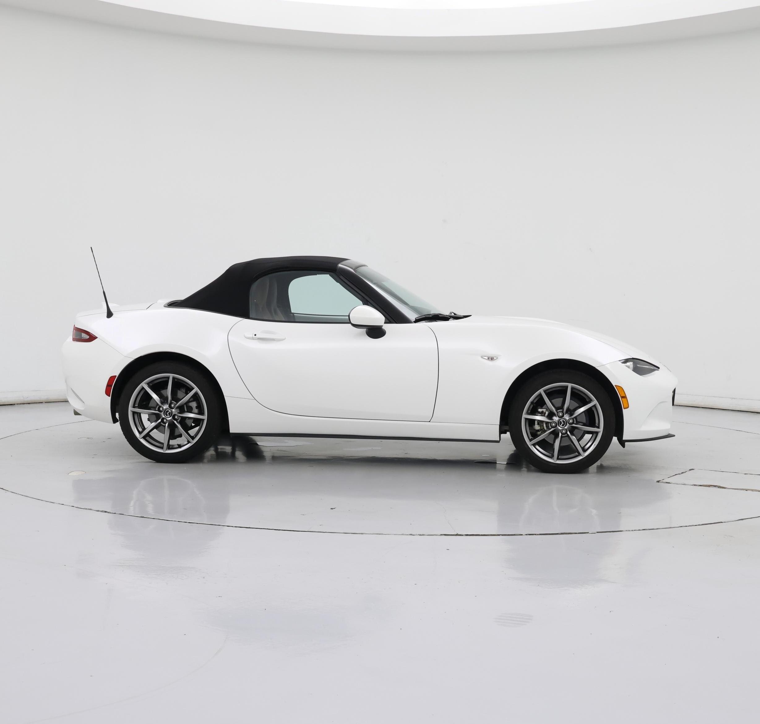 Thumbnail: 2023 Mazda MX-5 Miata - 7