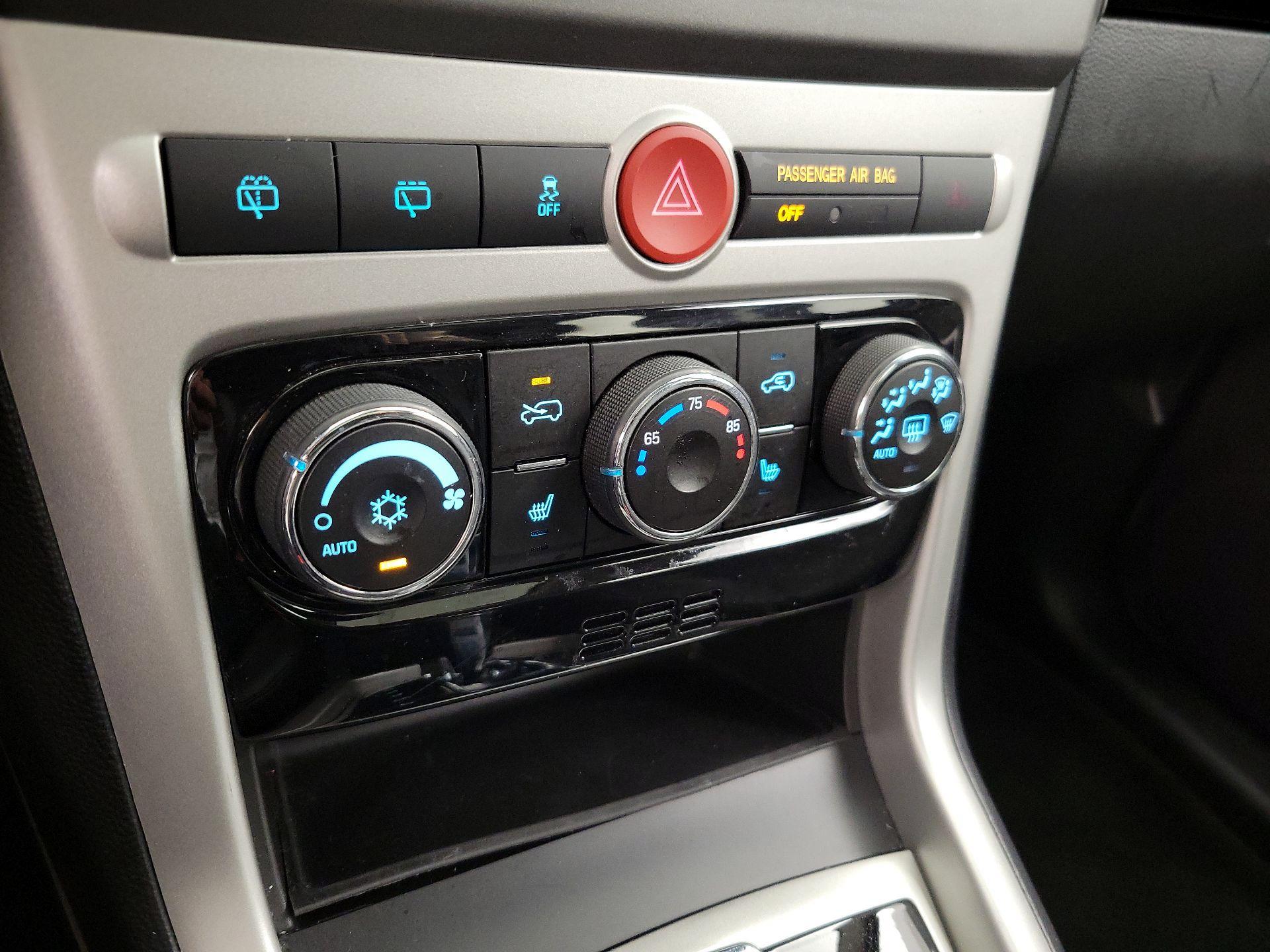Thumbnail: 2014 Chevrolet Captiva Sport - 15
