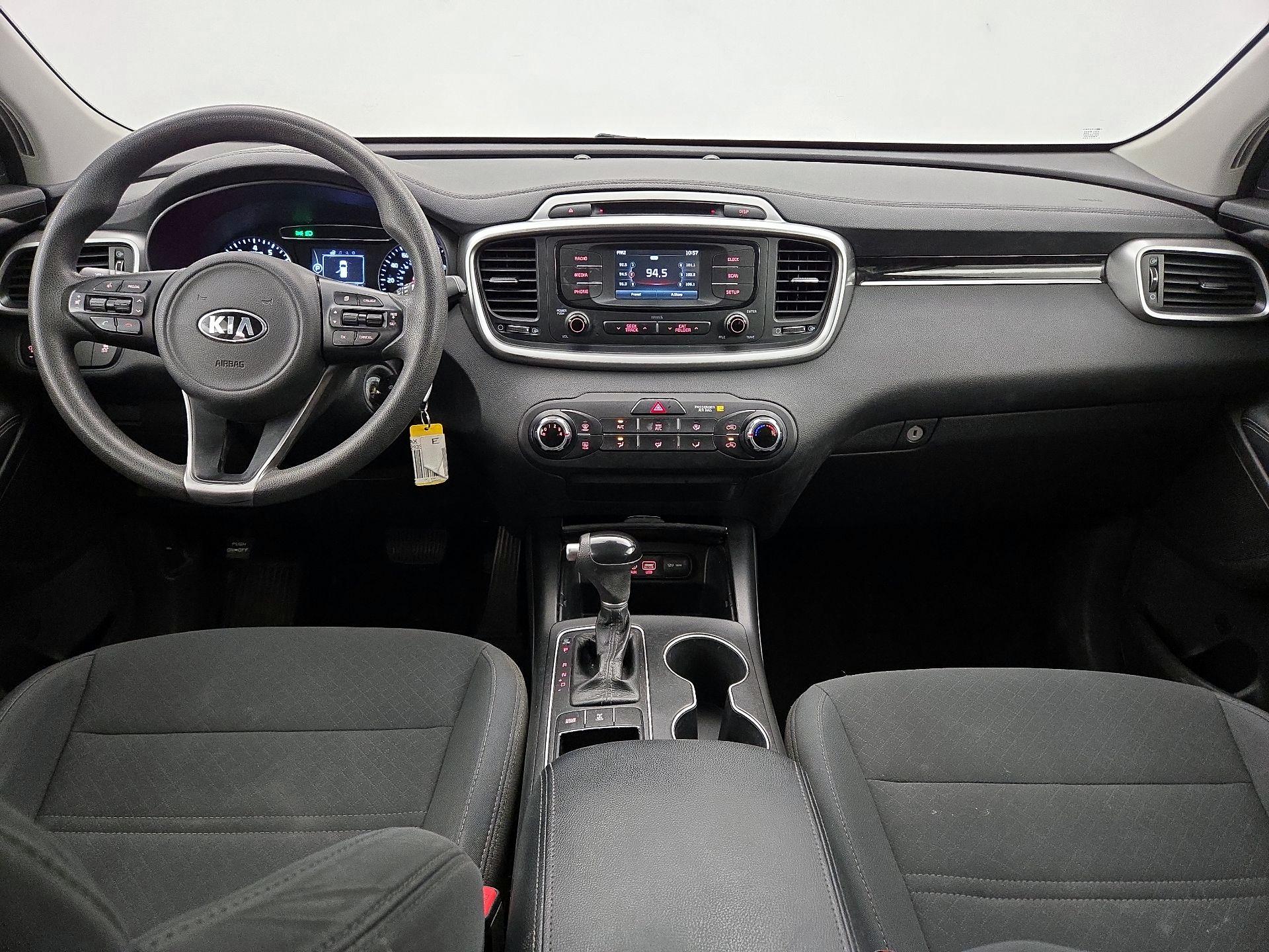 Thumbnail: 2017 Kia Sorento - 9