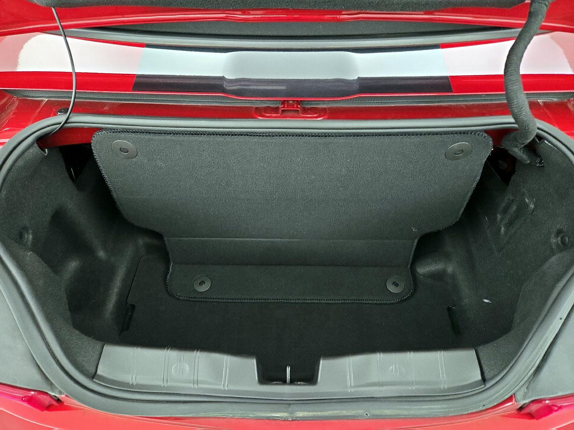 Thumbnail: 2018 Chevrolet Camaro - 19