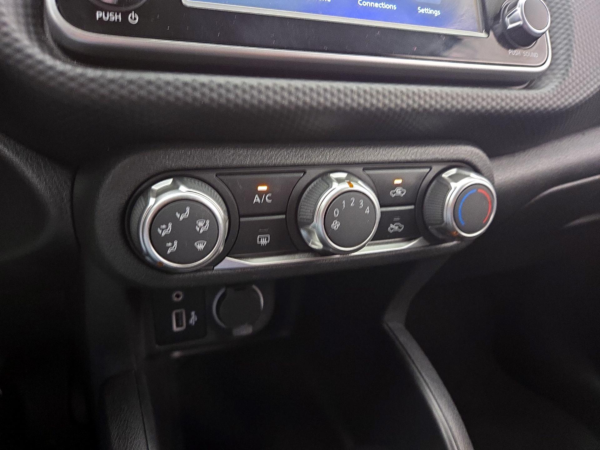 Thumbnail: 2023 Nissan Kicks - 16