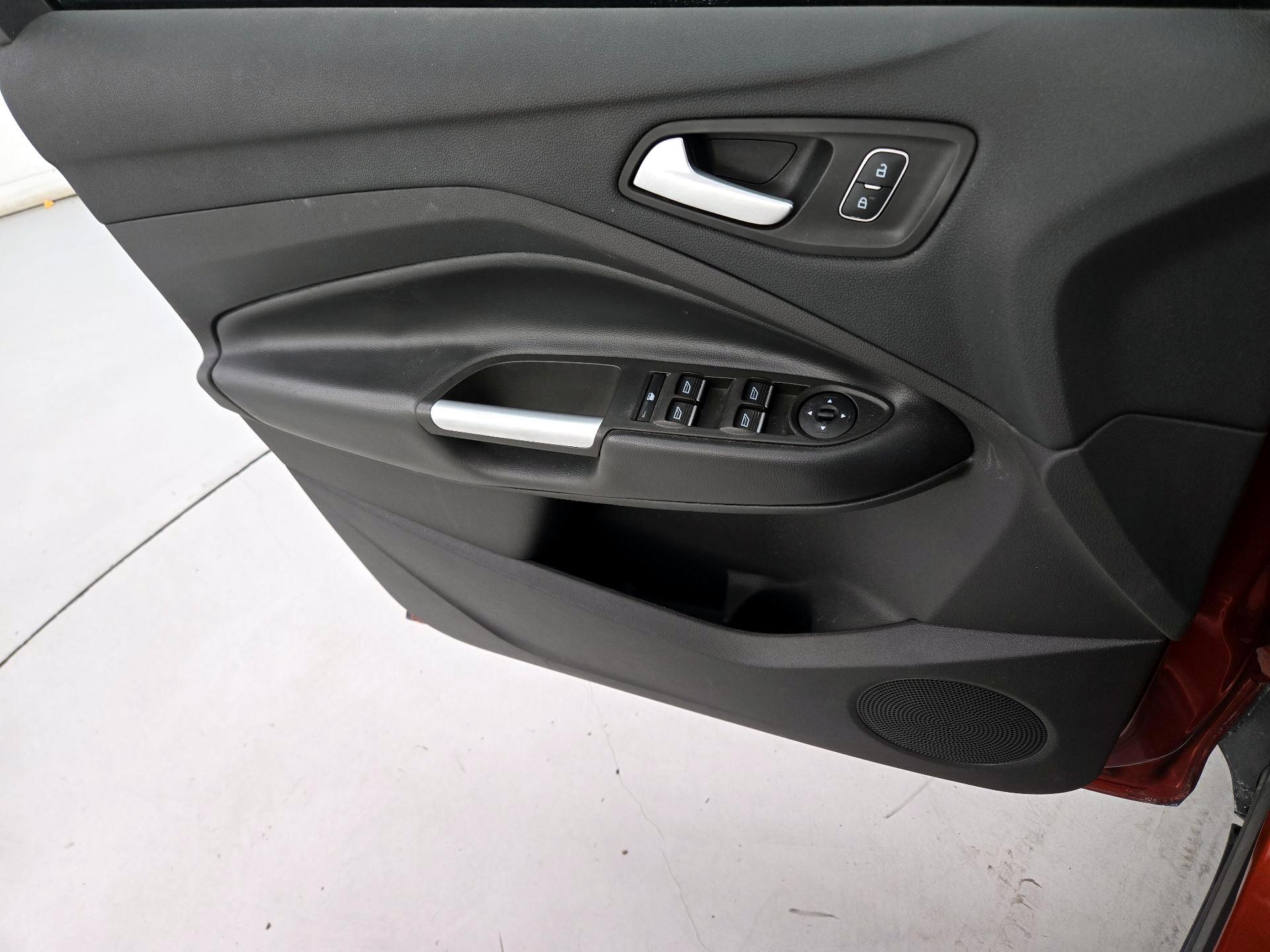 Thumbnail: 2019 Ford Escape - 12
