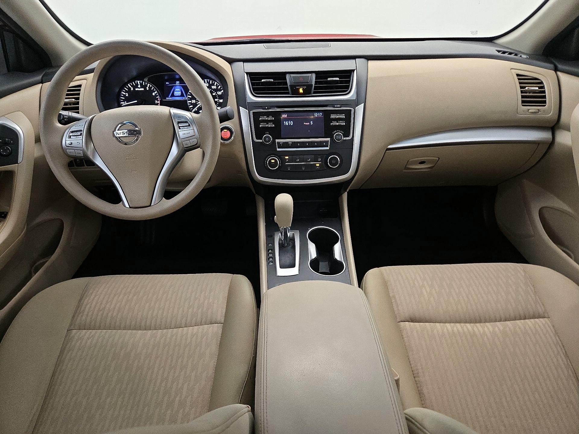 Thumbnail: 2016 Nissan Altima - 9