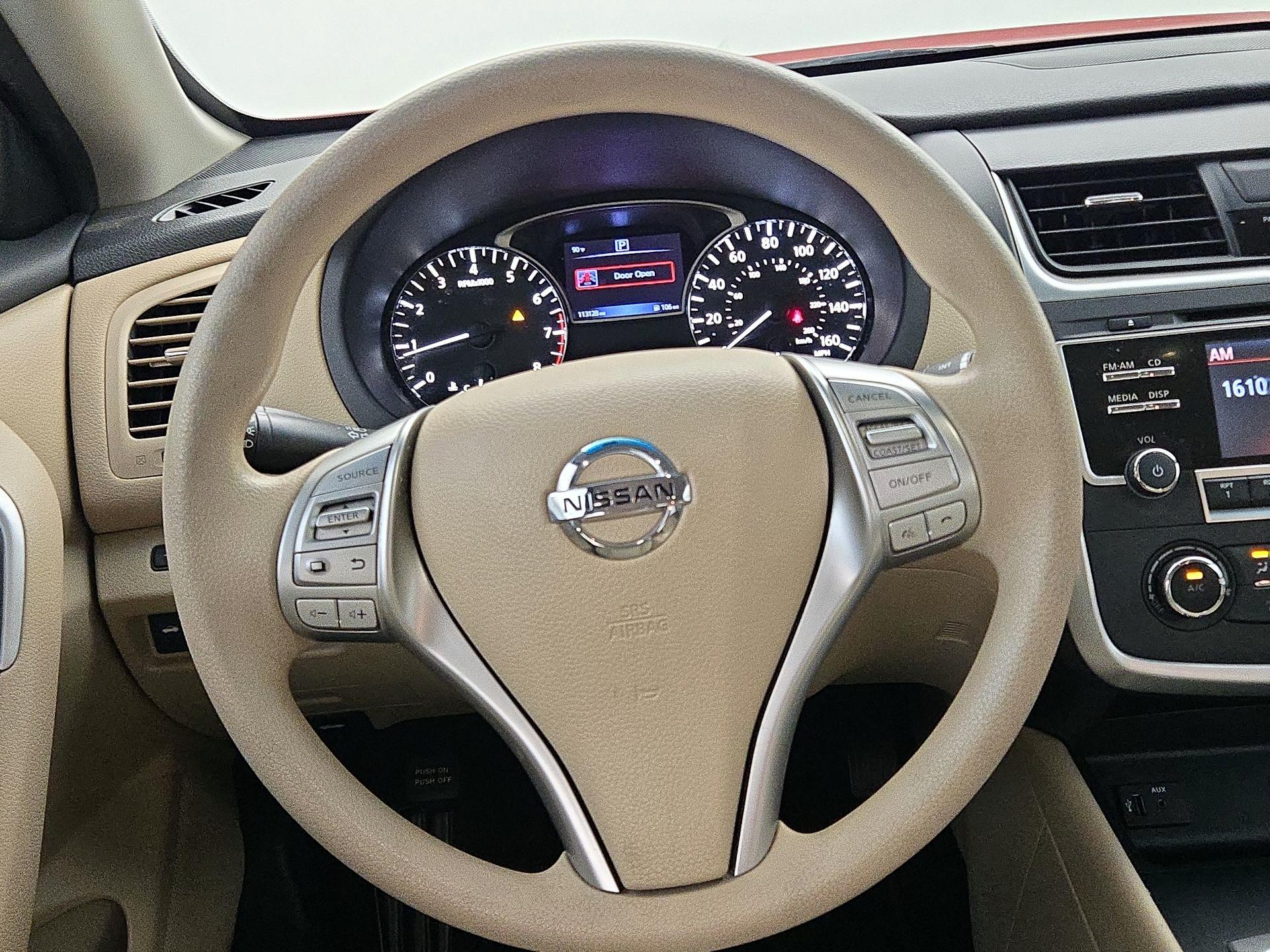 Thumbnail: 2016 Nissan Altima - 10