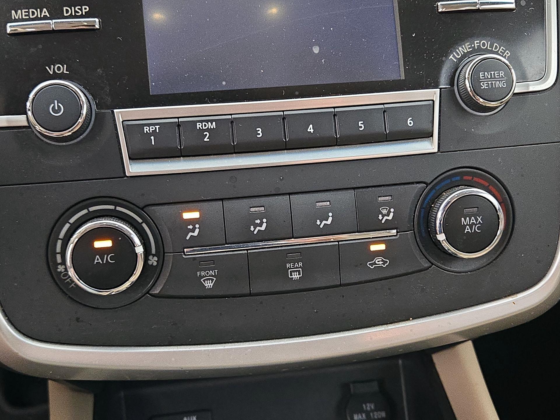 Thumbnail: 2016 Nissan Altima - 16
