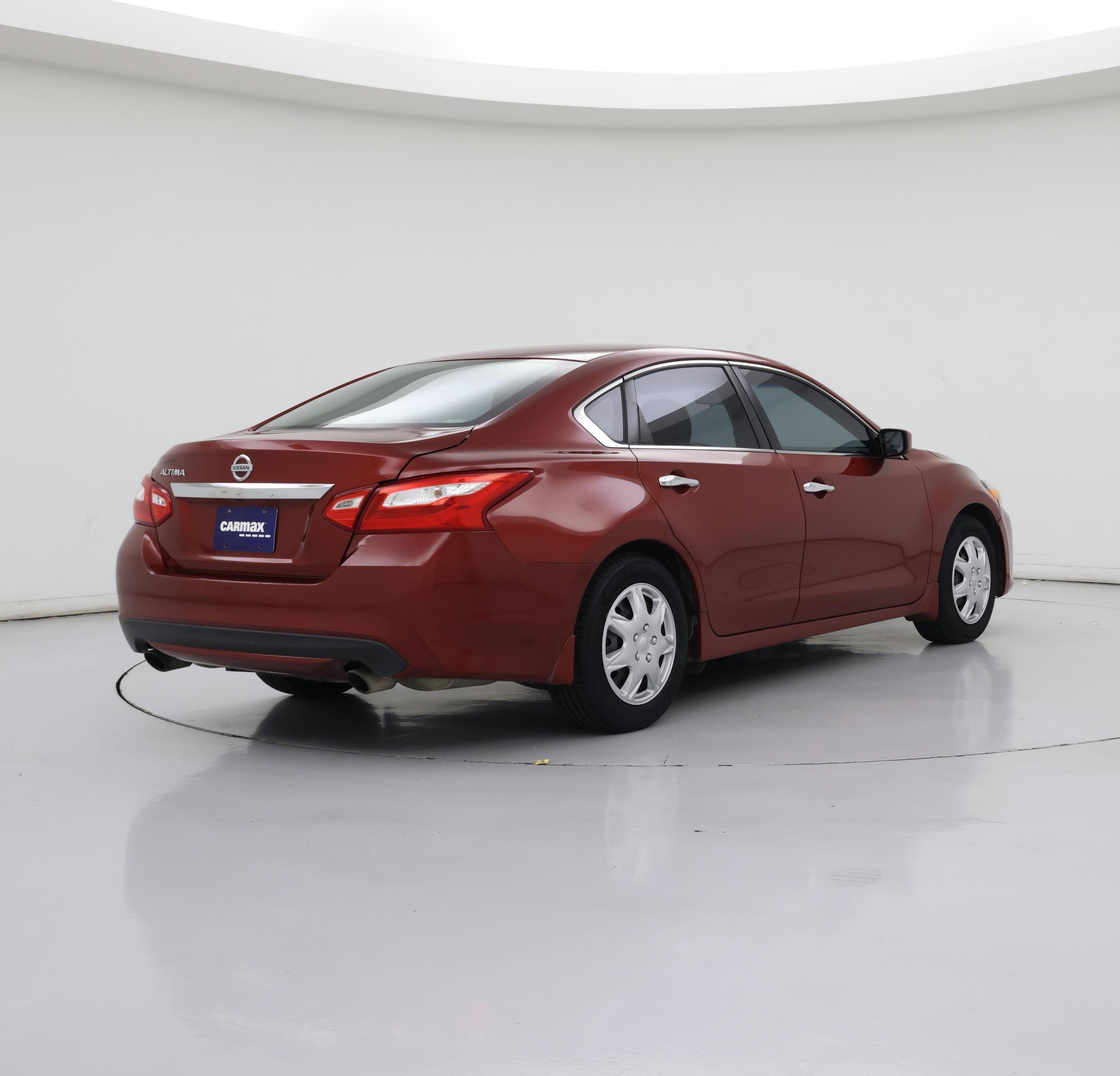 Thumbnail: 2016 Nissan Altima - 8