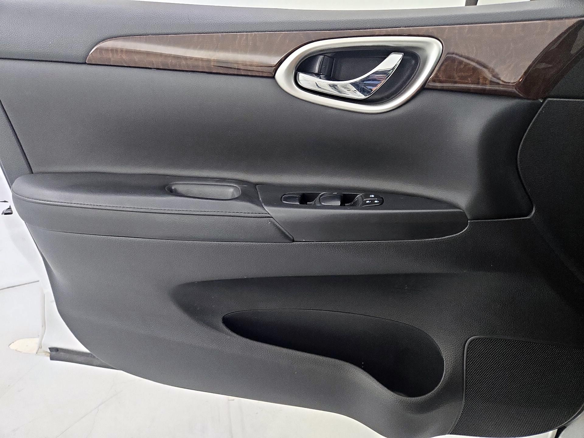 Thumbnail: 2013 Nissan Sentra - 12
