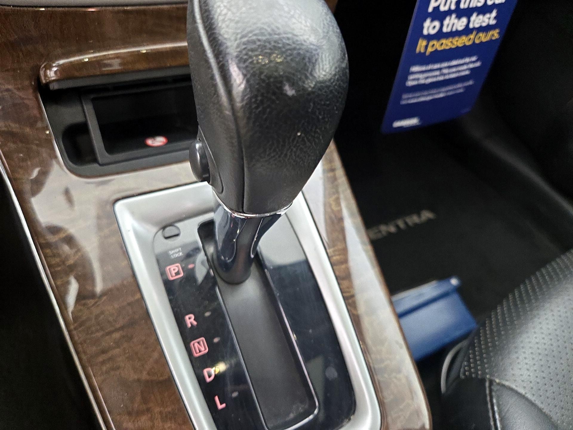 Thumbnail: 2013 Nissan Sentra - 18