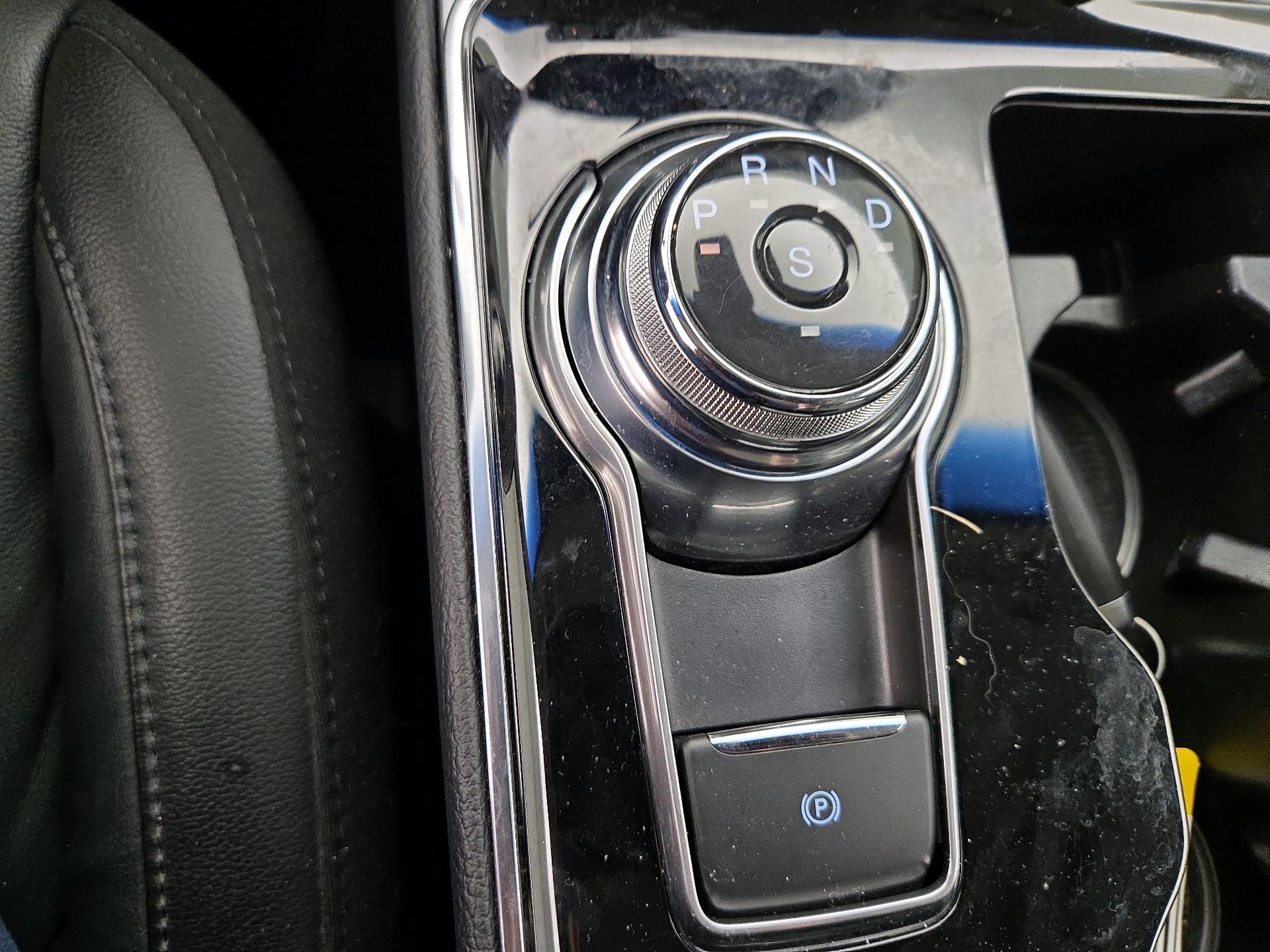 Thumbnail: 2019 Ford Edge - 18