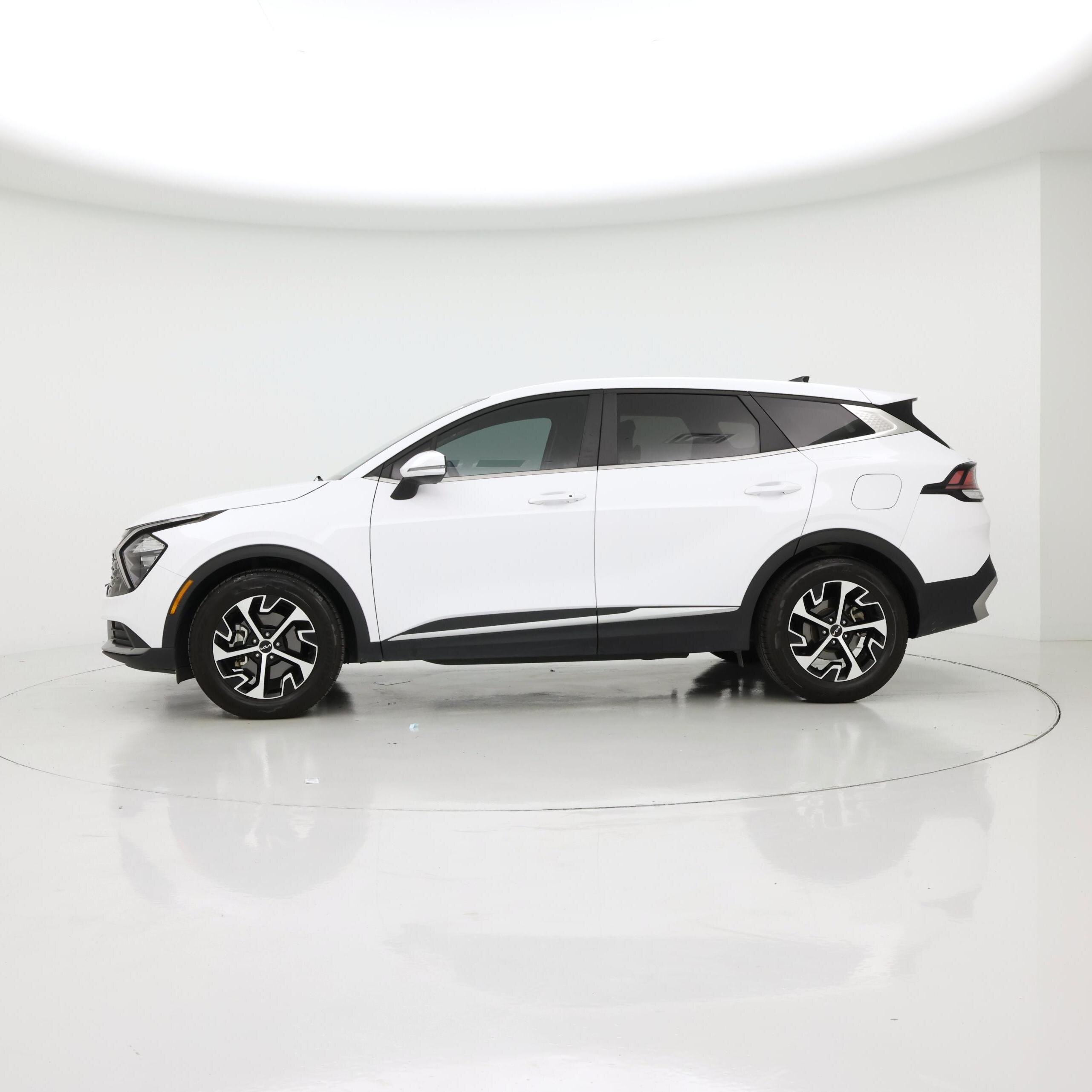 Thumbnail: 2023 Kia Sportage - 3