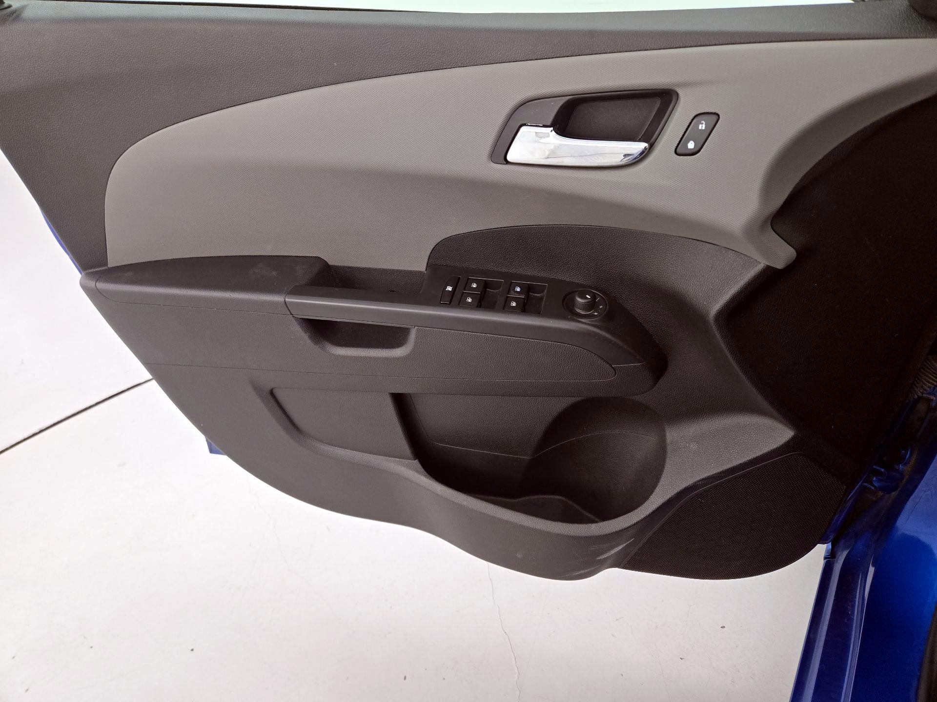 Thumbnail: 2016 Chevrolet Sonic - 12