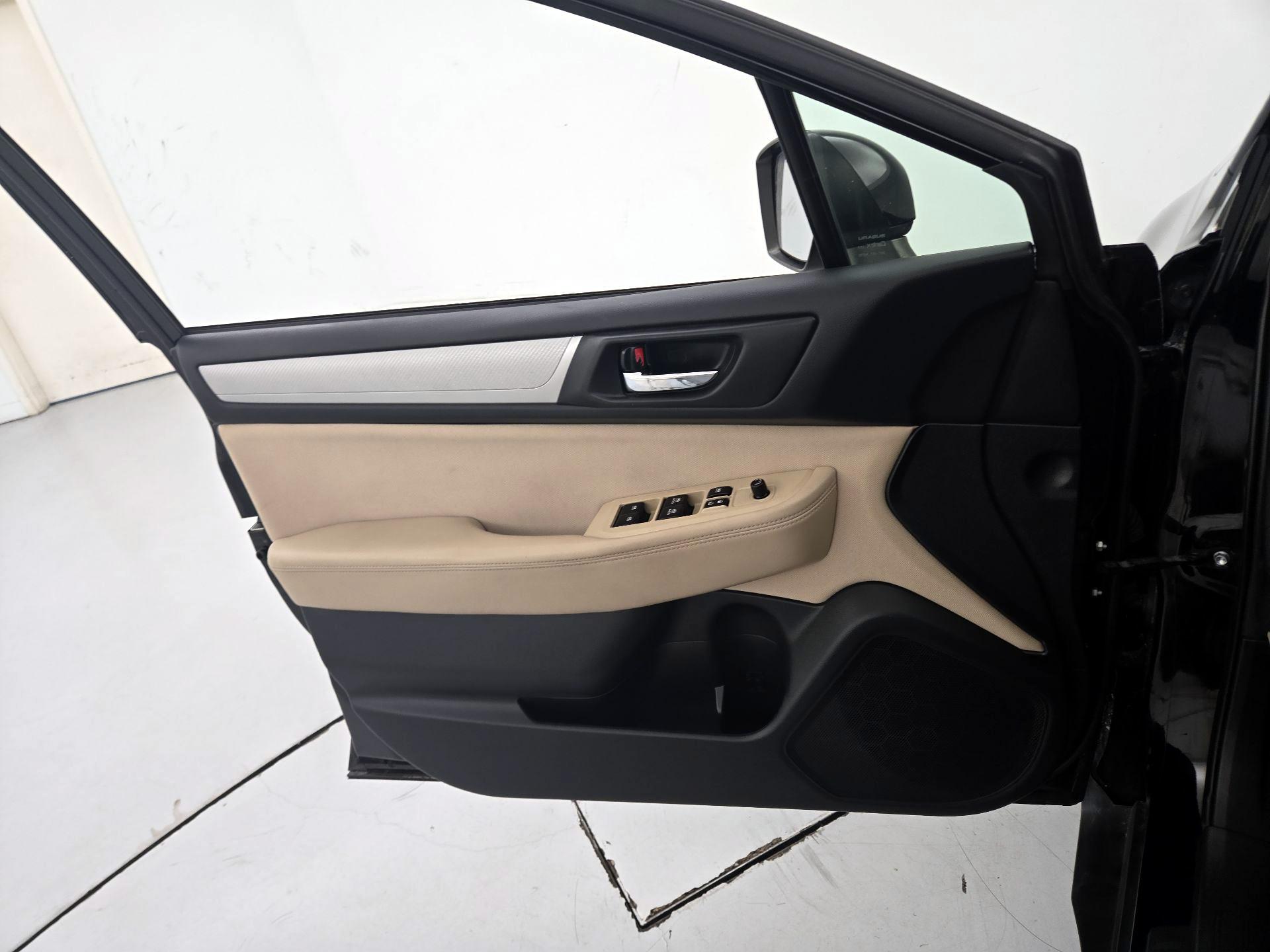 Thumbnail: 2015 Subaru Outback - 12