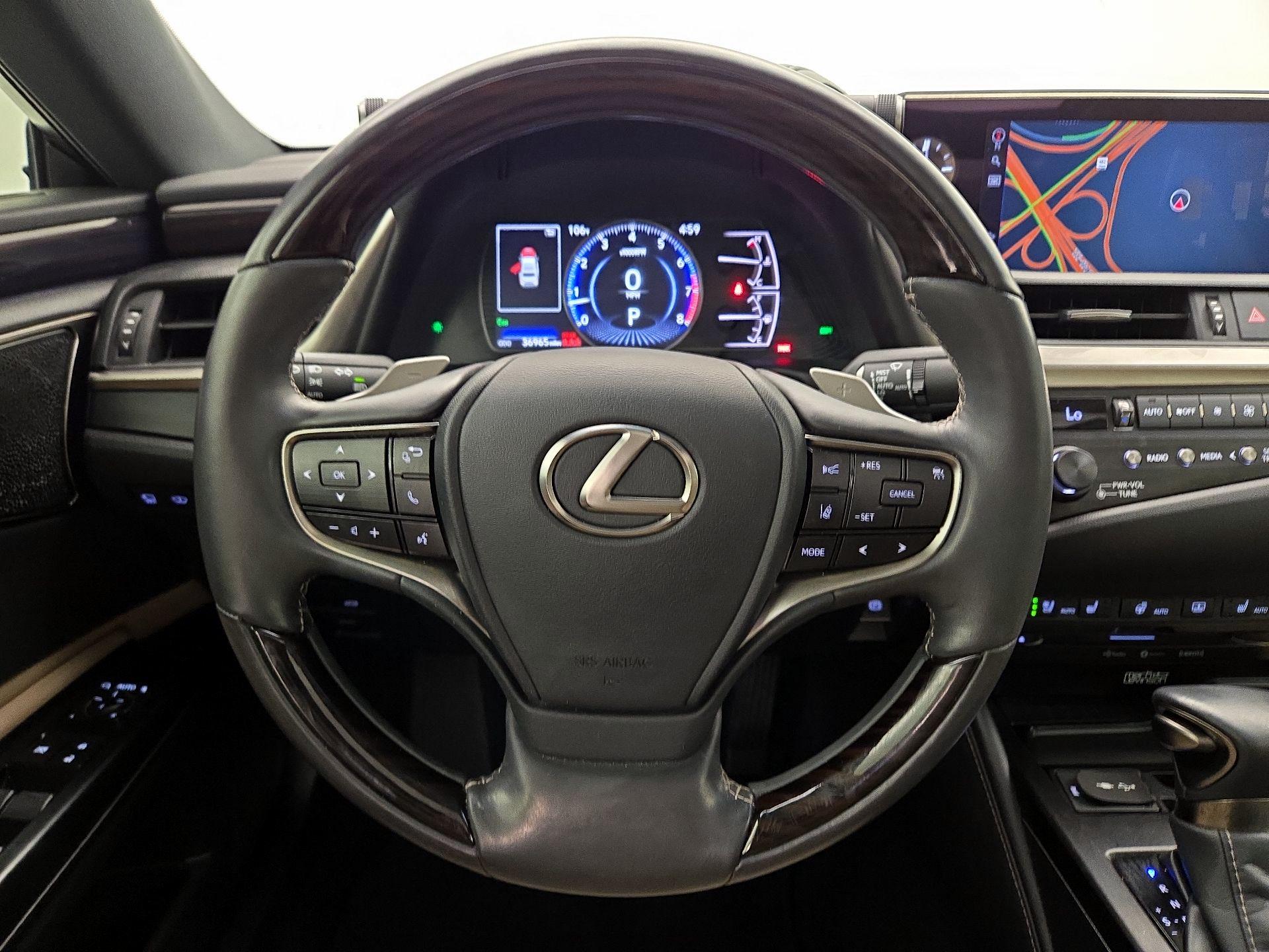 Thumbnail: 2020 Lexus ES - 10