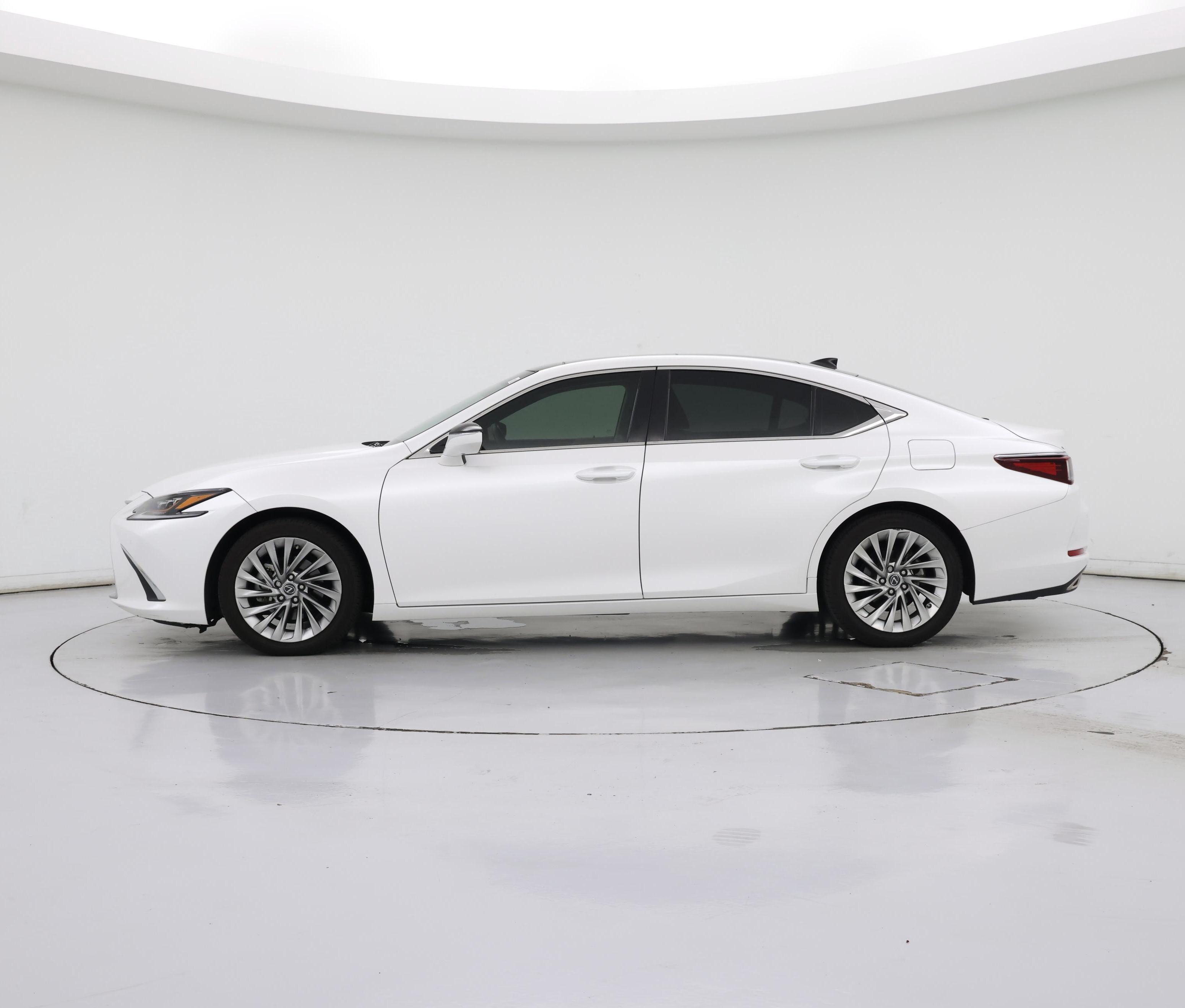 Thumbnail: 2020 Lexus ES - 3