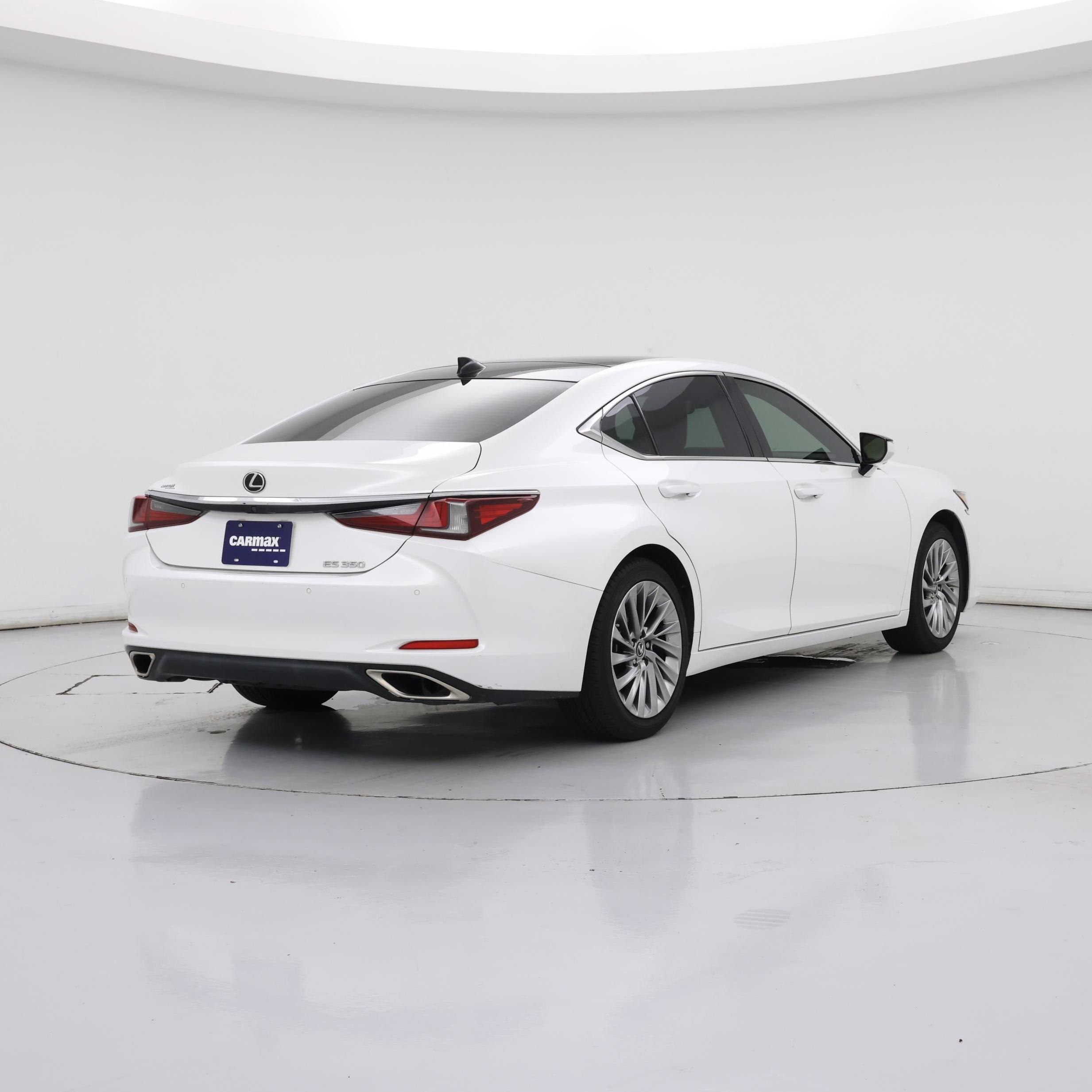Thumbnail: 2020 Lexus ES - 8
