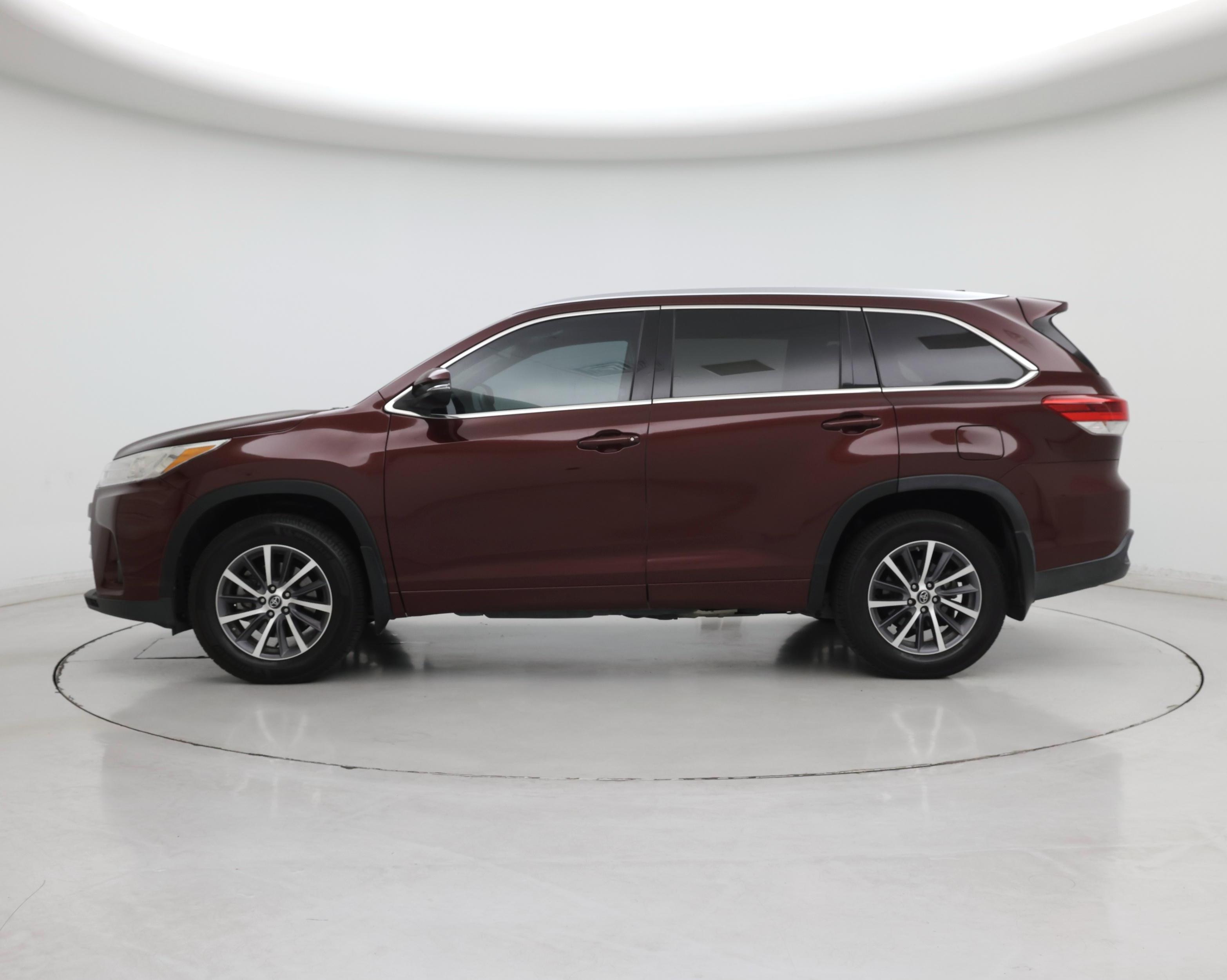 Thumbnail: 2017 Toyota Highlander - 3