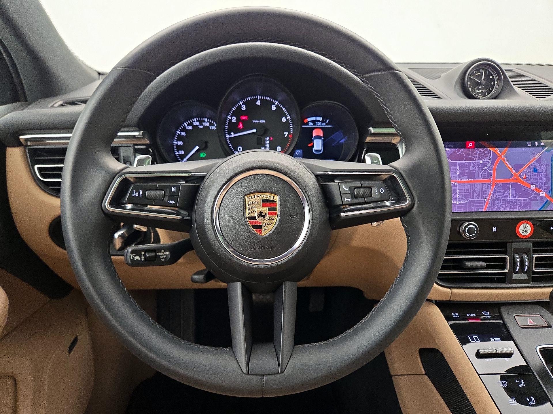 Thumbnail: 2025 Porsche Macan - 10