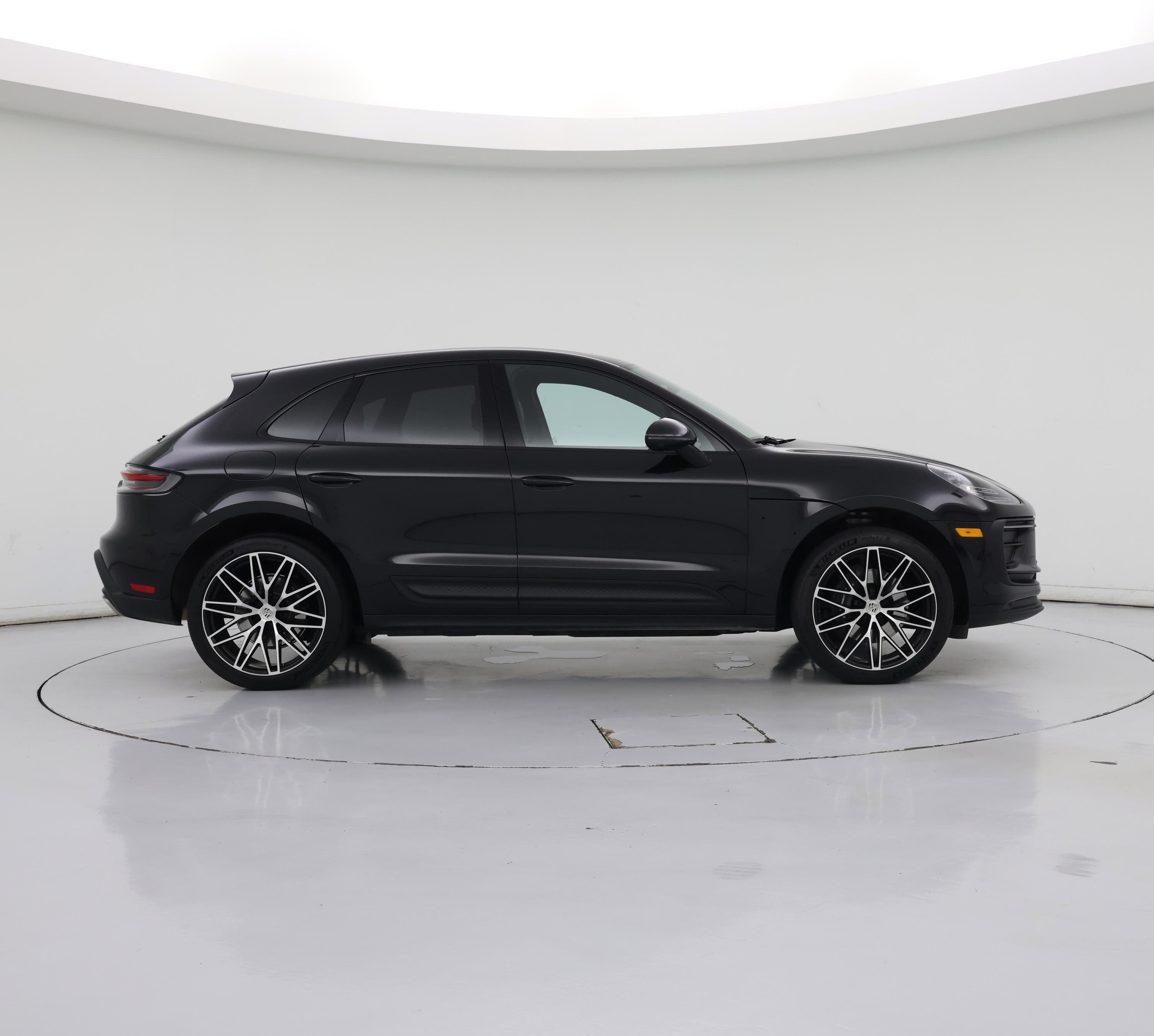 Thumbnail: 2025 Porsche Macan - 7