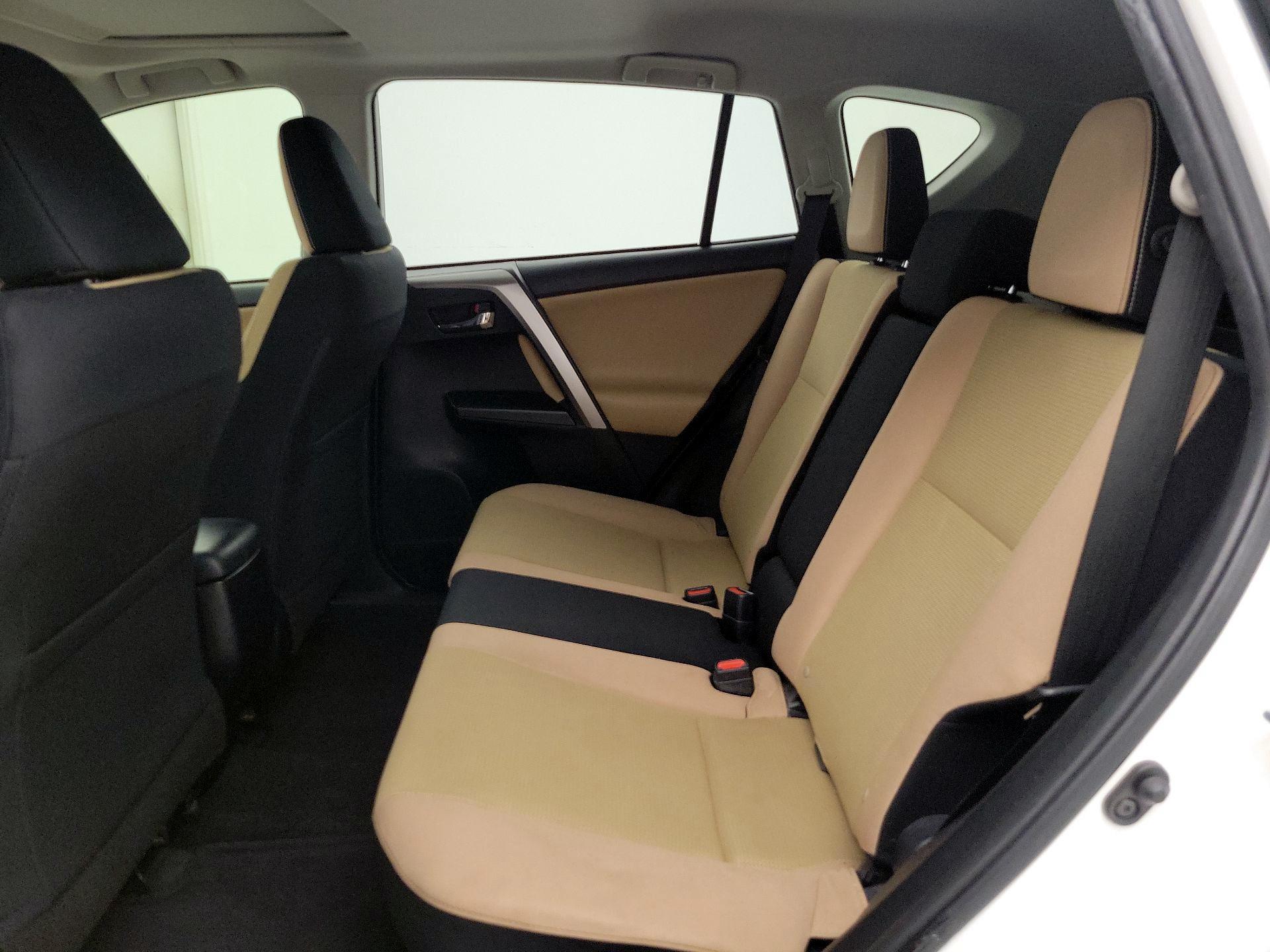 Thumbnail: 2017 Toyota RAV4 - 20
