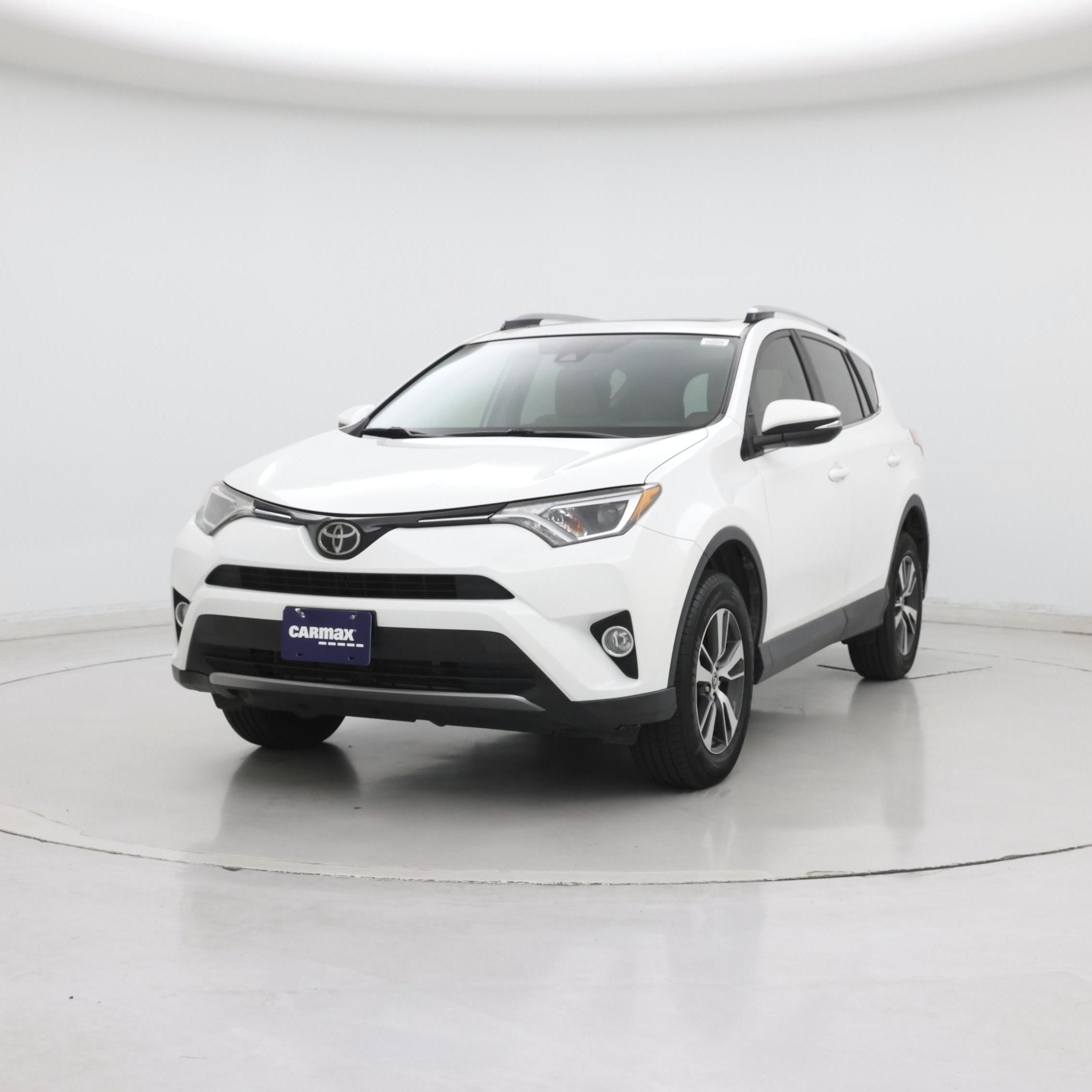Thumbnail: 2017 Toyota RAV4 - 4