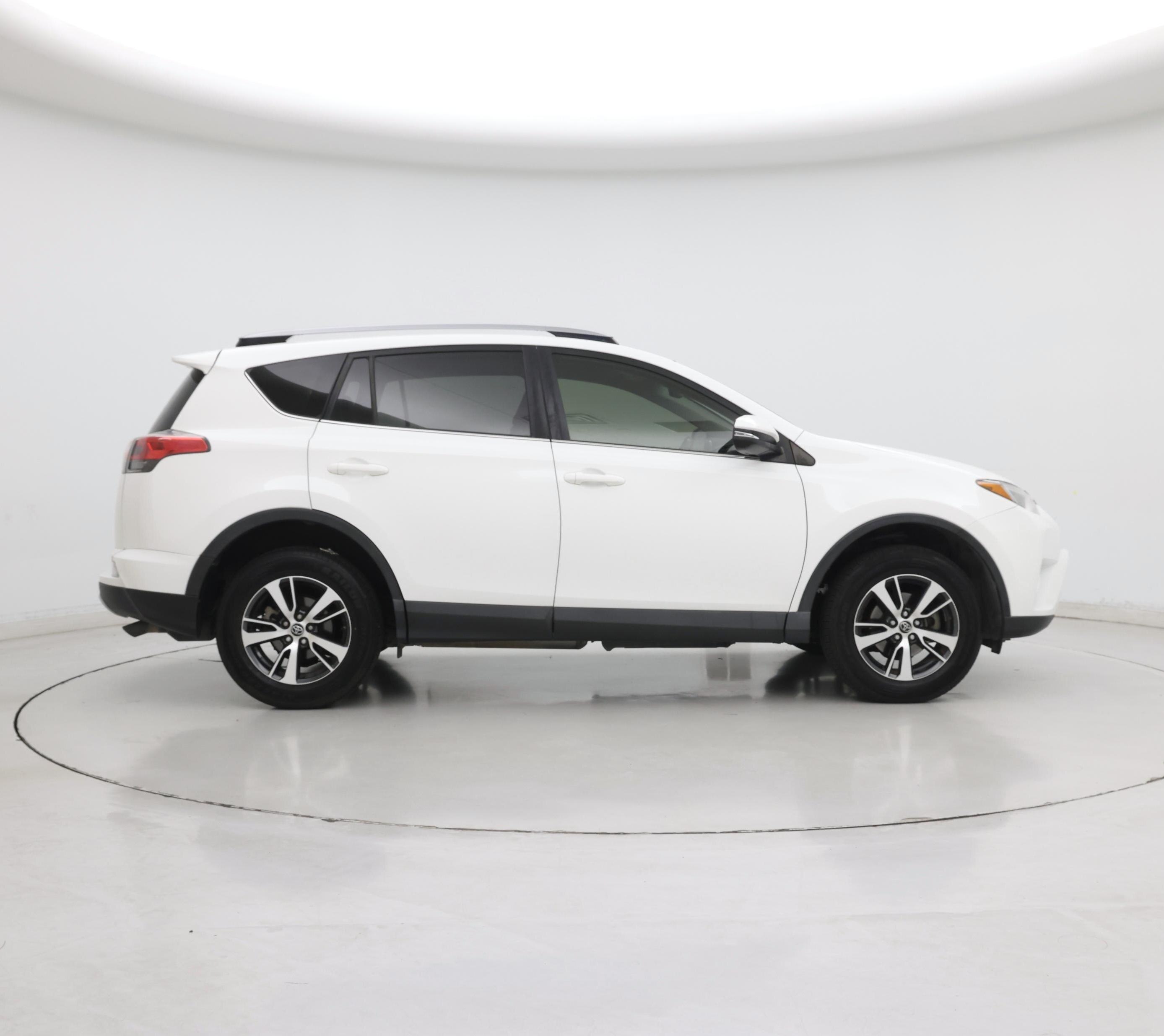 Thumbnail: 2017 Toyota RAV4 - 7