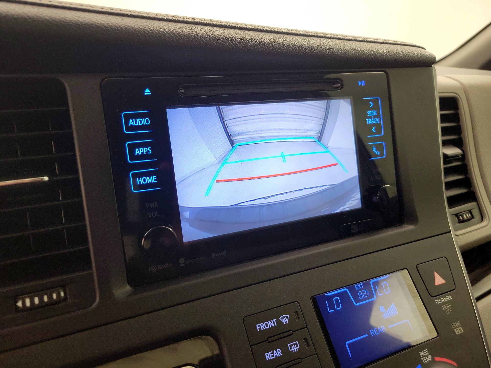Thumbnail: 2016 Toyota Sienna - 14